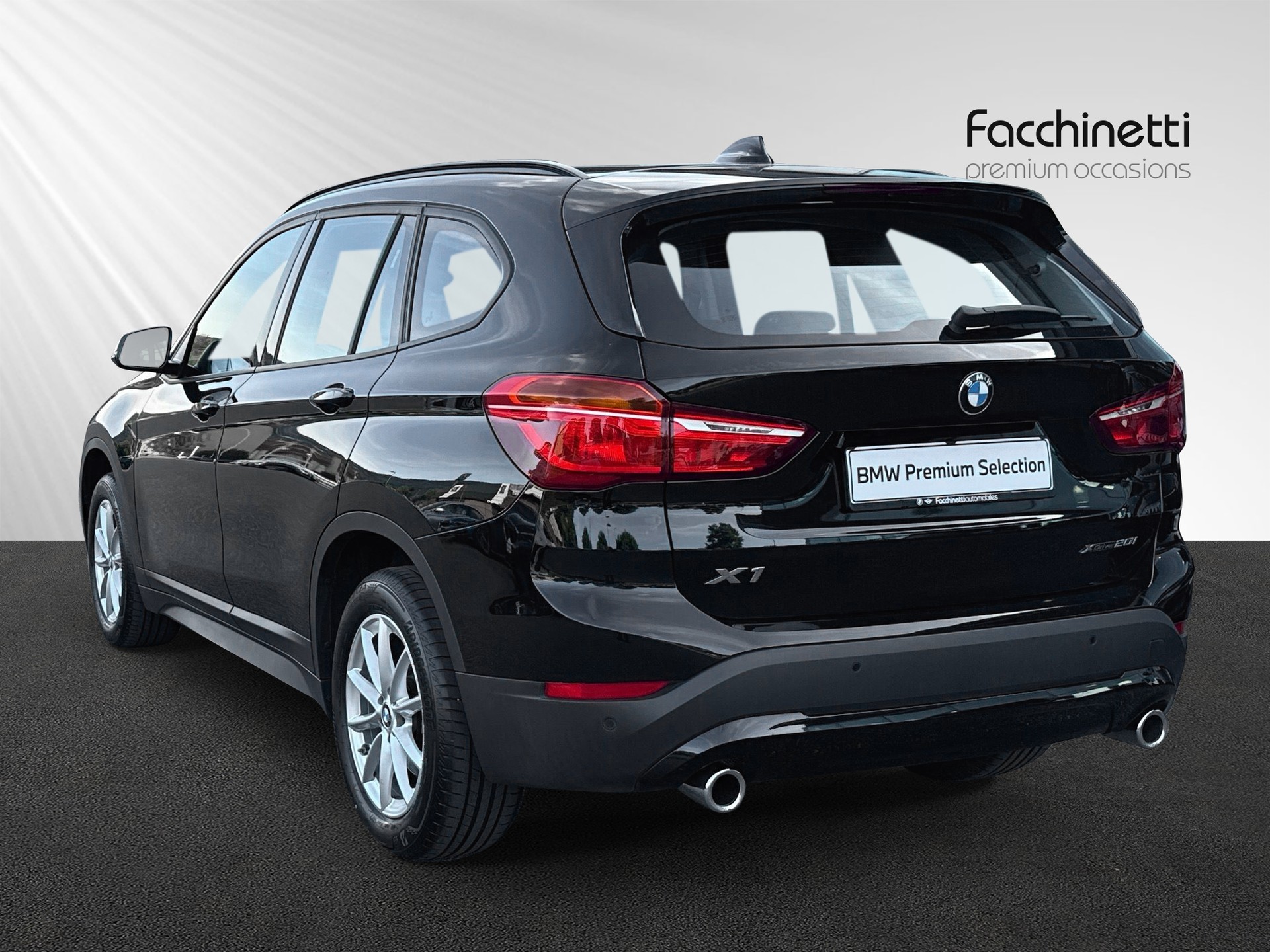 BMW X1 xDrive 20i Essential Edition Steptronic-image-2