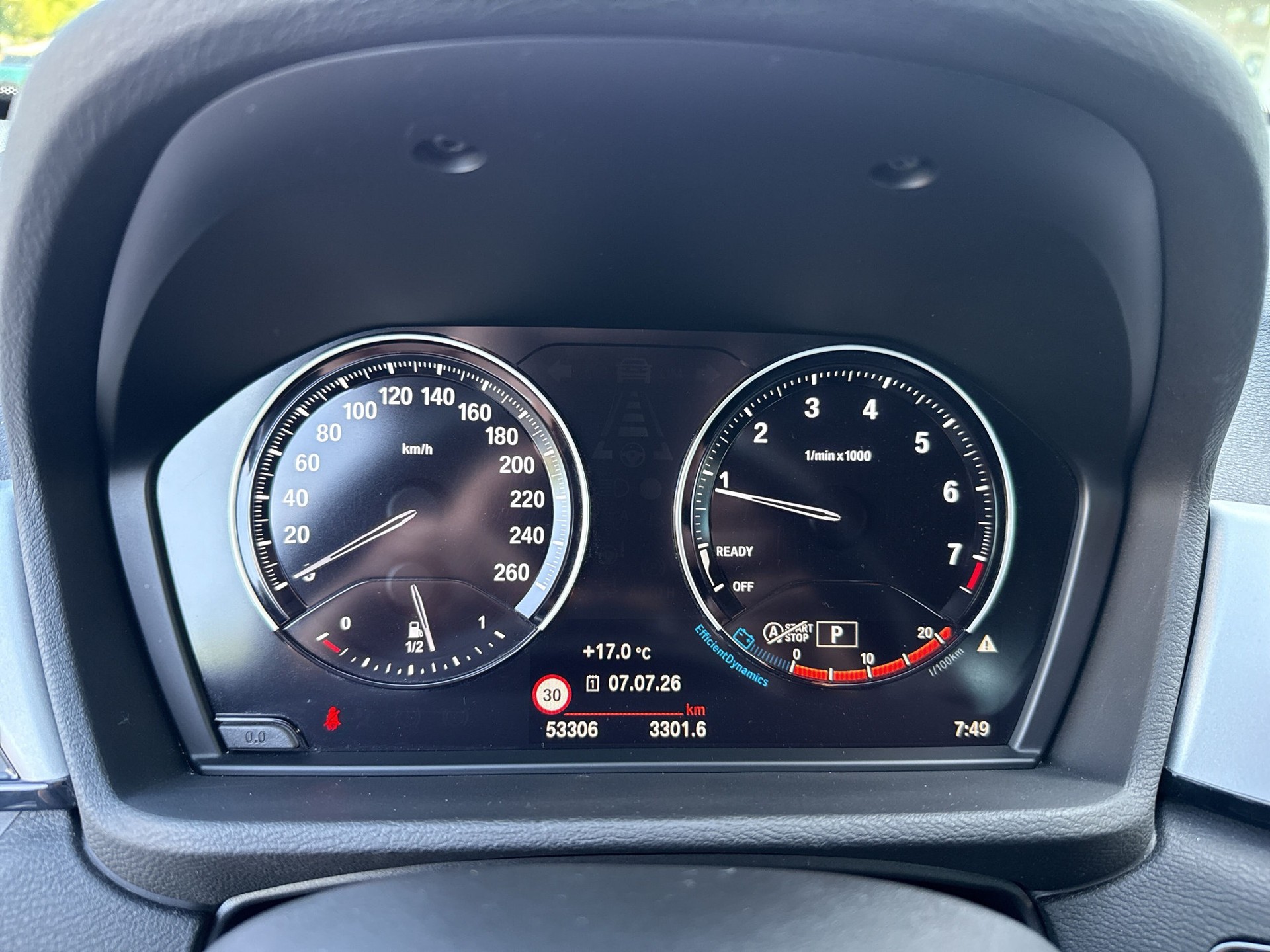 BMW X1 xDrive 20i Essential Edition Steptronic-image-13