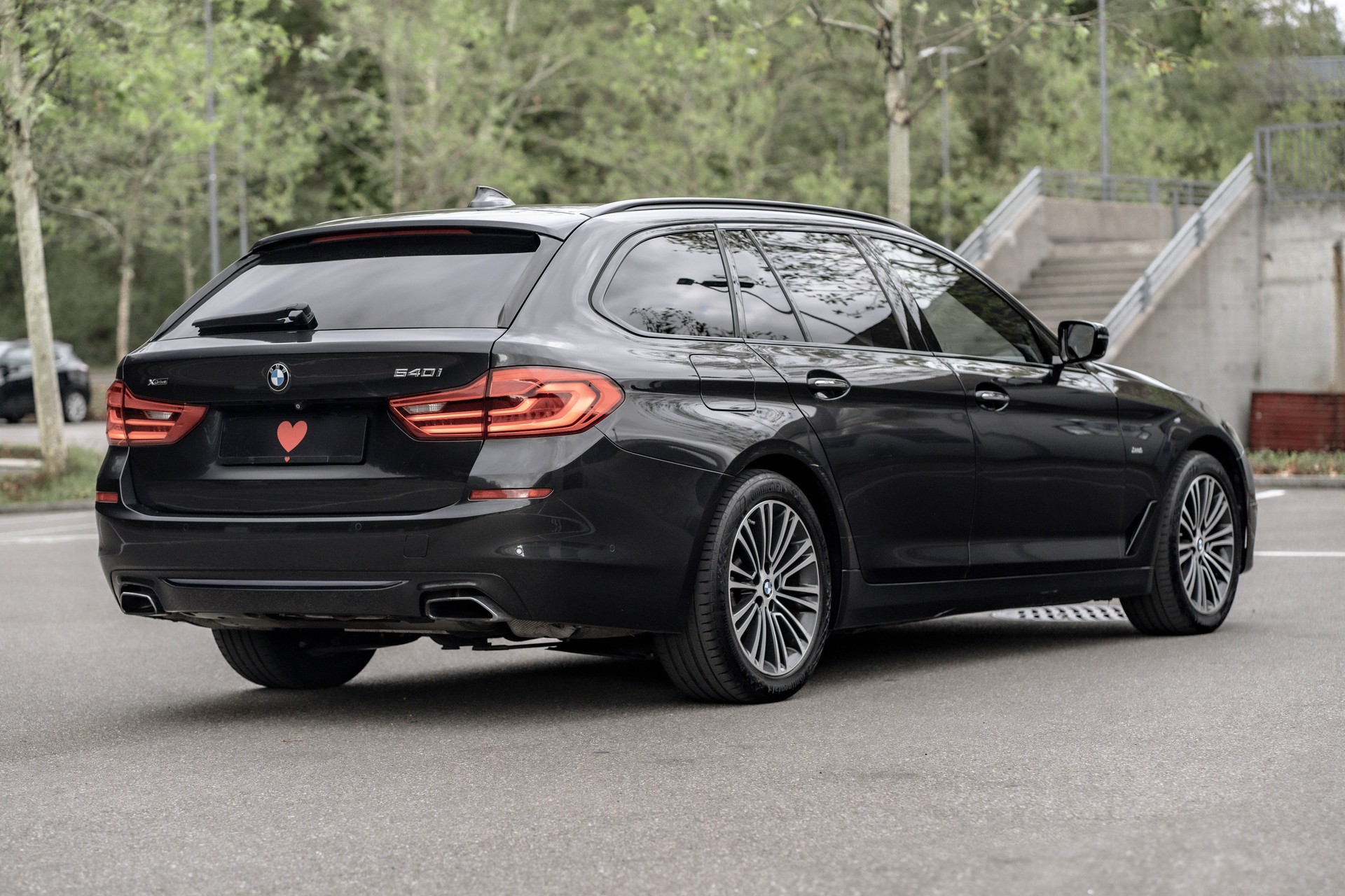 BMW 540i xDrive Touring Sport Line Steptronic * FRISCH AB MFK & SERVICE * TRAUMHAFTE AUSSTATTUNG * AHK *-image-5