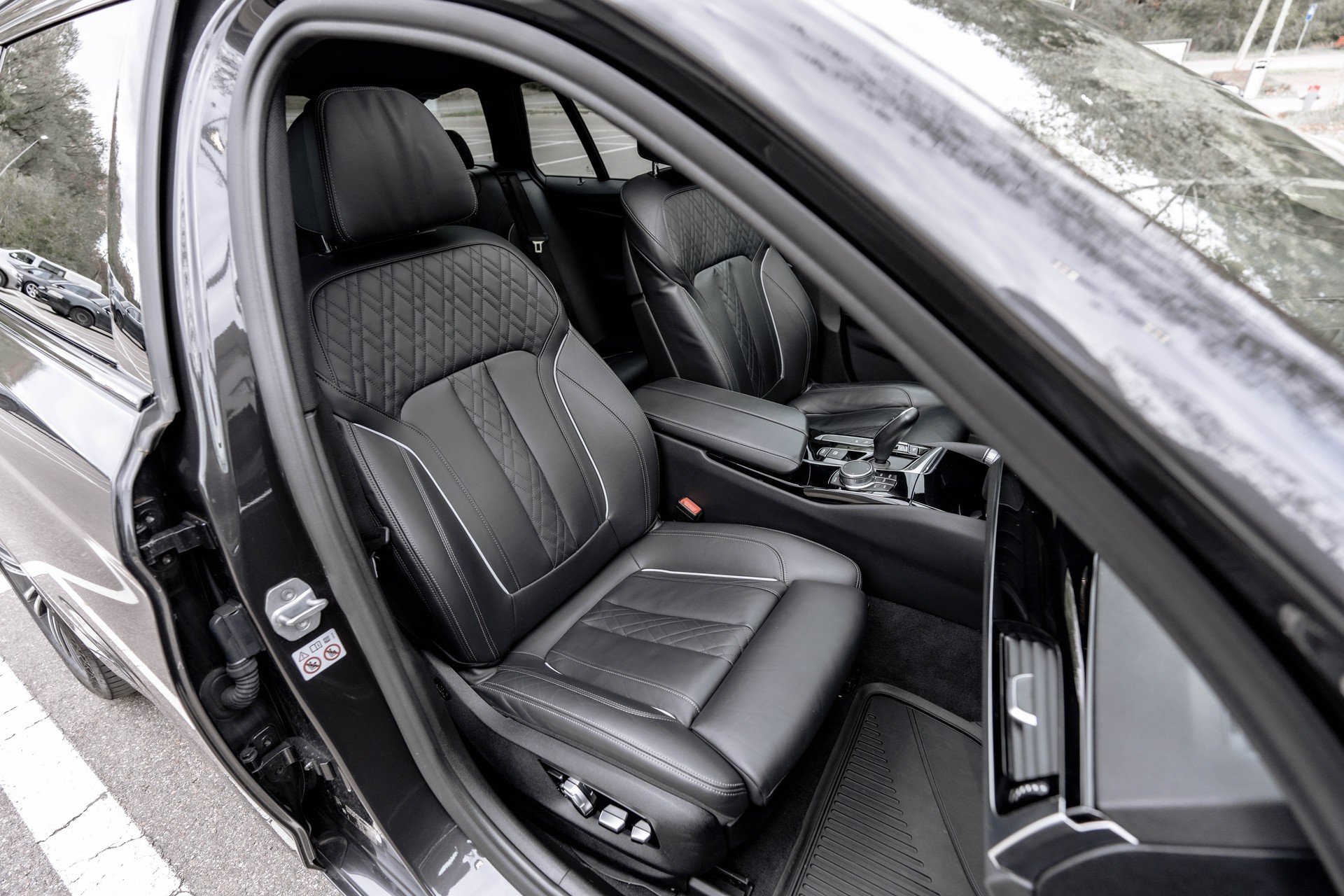 BMW 540i xDrive Touring Sport Line Steptronic * FRISCH AB MFK & SERVICE * TRAUMHAFTE AUSSTATTUNG * AHK *-image-17