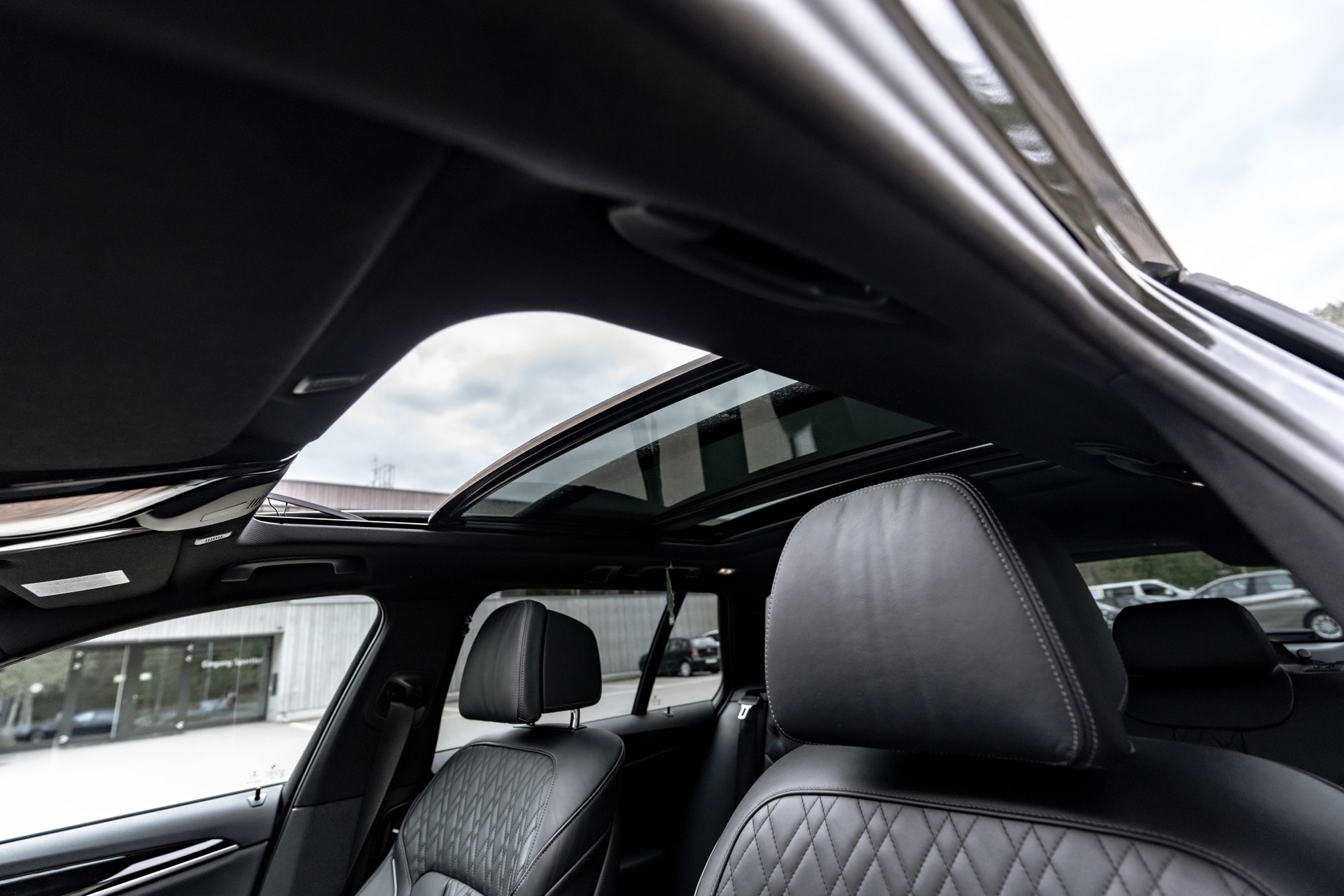 BMW 540i xDrive Touring Sport Line Steptronic * FRISCH AB MFK & SERVICE * TRAUMHAFTE AUSSTATTUNG * AHK *-image-20