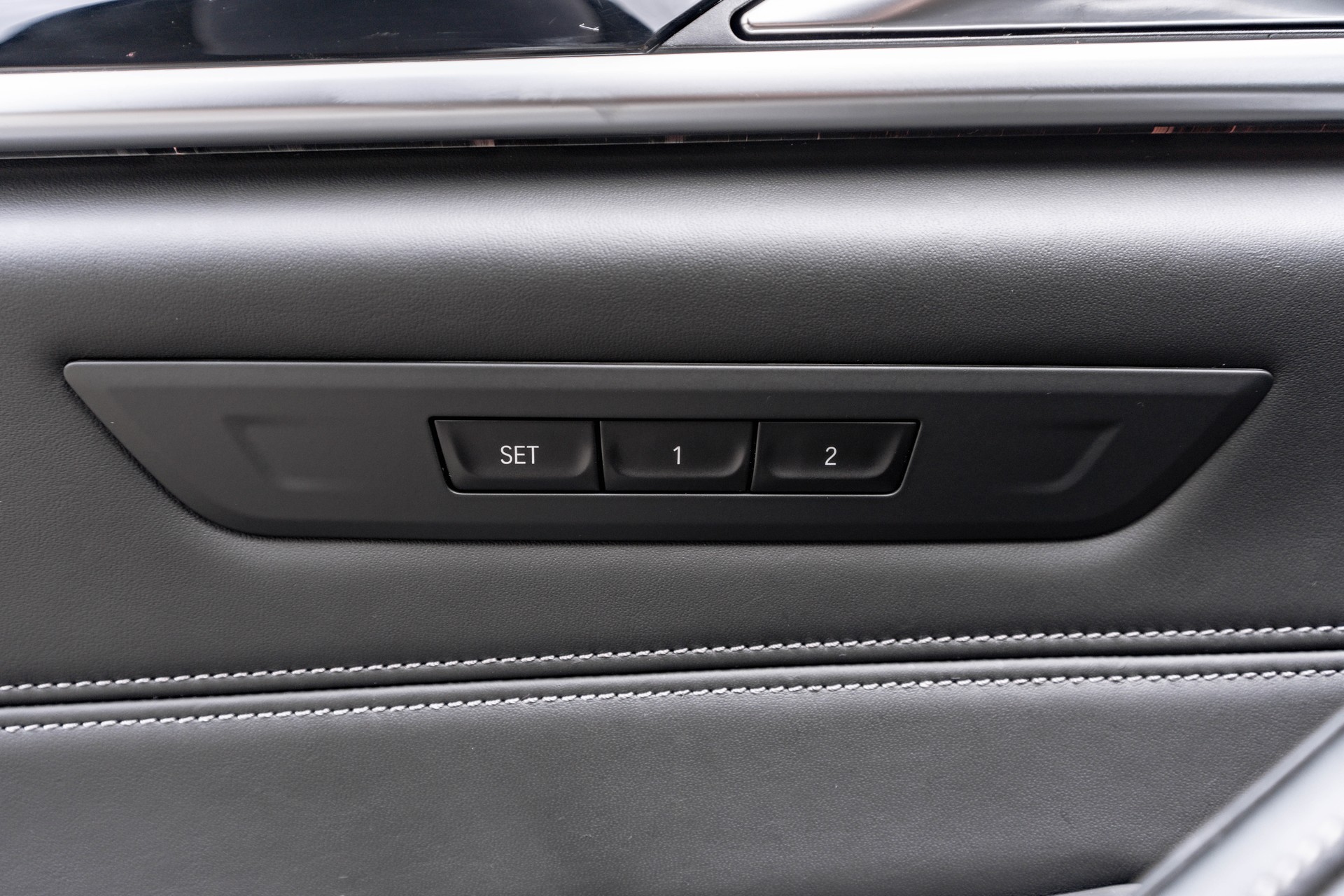 BMW 540i xDrive Touring Sport Line Steptronic * FRISCH AB MFK & SERVICE * TRAUMHAFTE AUSSTATTUNG * AHK *-image-16