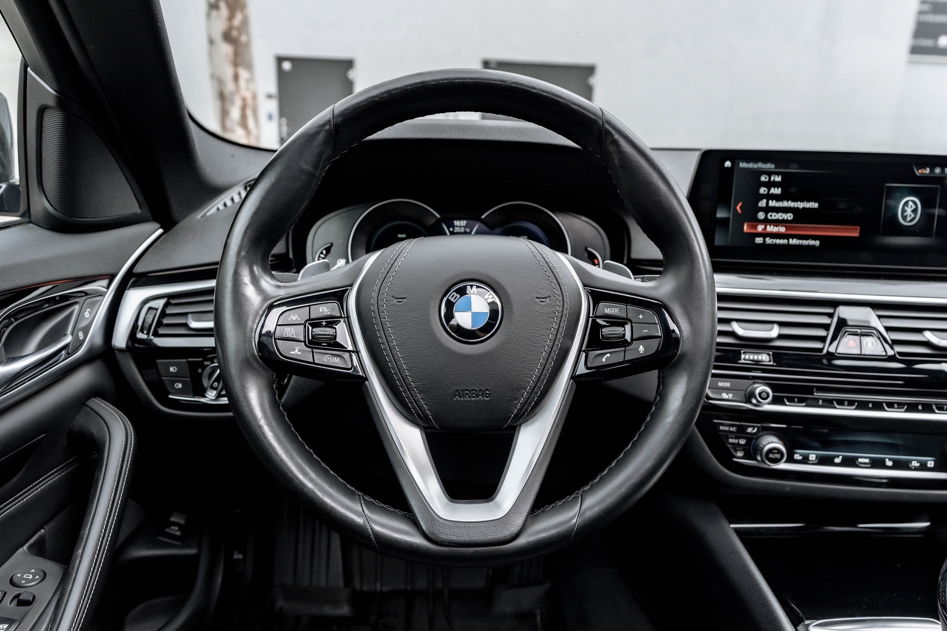 BMW 540i xDrive Touring Sport Line Steptronic * FRISCH AB MFK & SERVICE * TRAUMHAFTE AUSSTATTUNG * AHK *-image-11