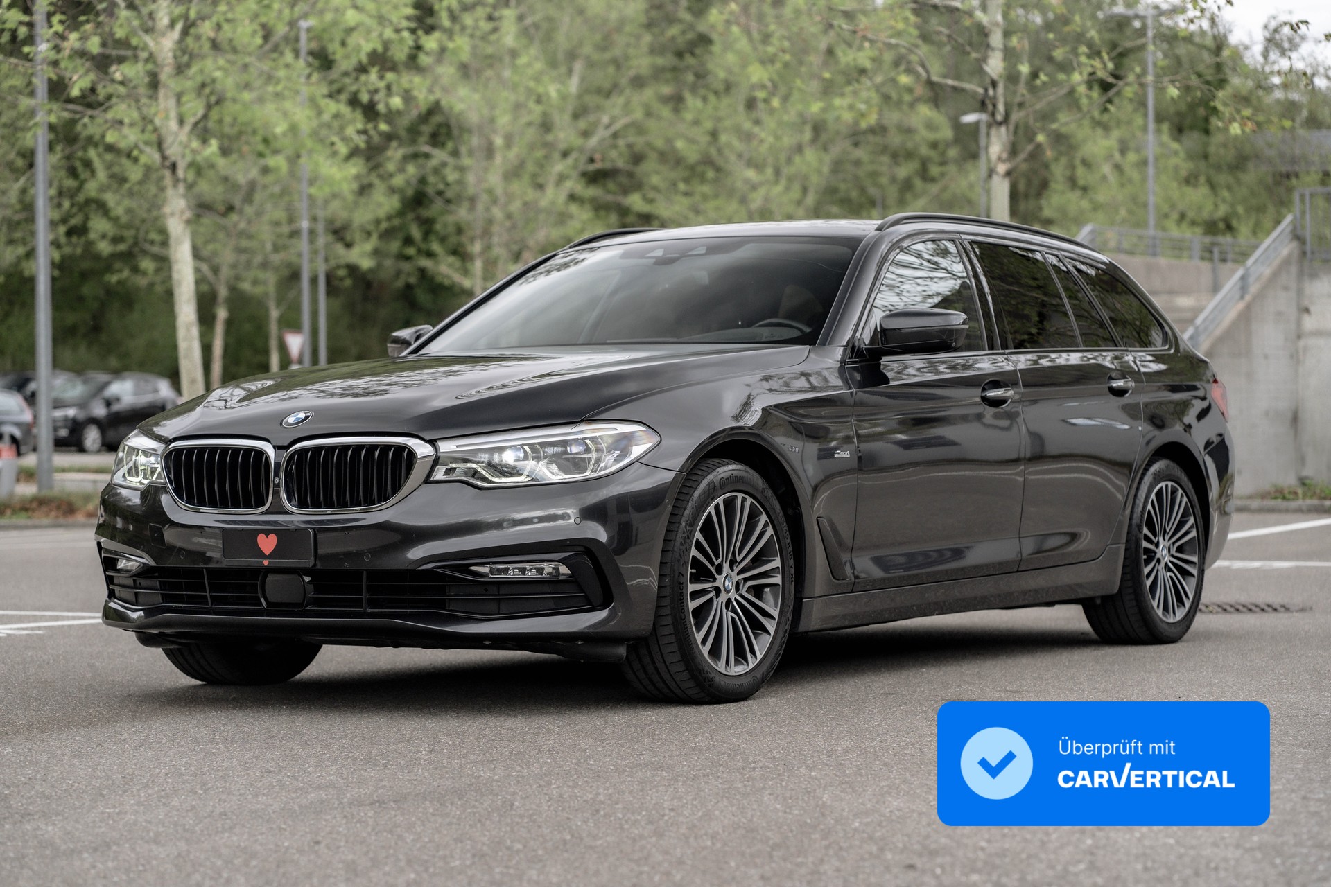 BMW 540i xDrive Touring Sport Line Steptronic * FRISCH AB MFK & SERVICE * TRAUMHAFTE AUSSTATTUNG * AHK *-image-0