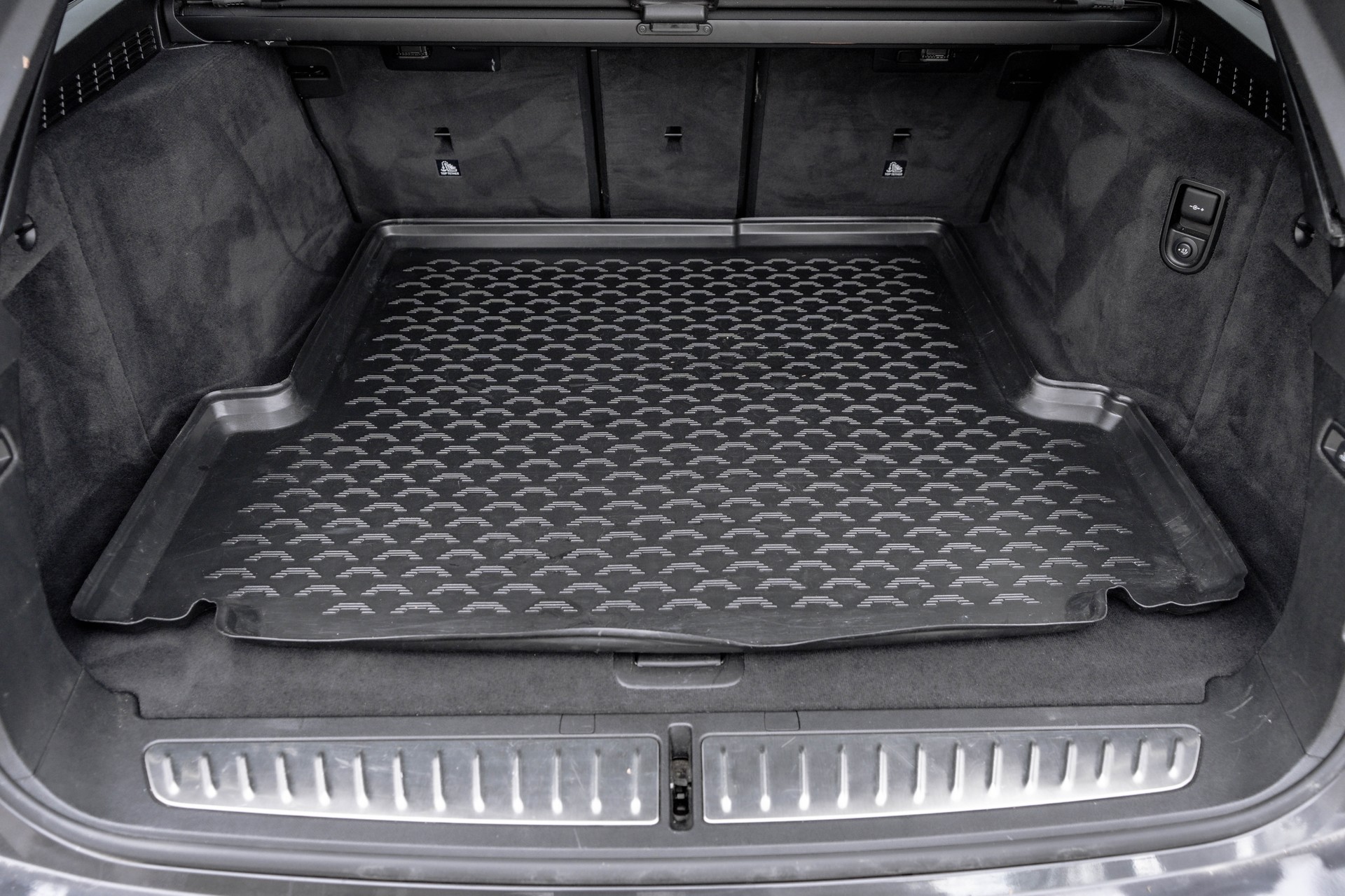 BMW 540i xDrive Touring Sport Line Steptronic * FRISCH AB MFK & SERVICE * TRAUMHAFTE AUSSTATTUNG * AHK *-image-9