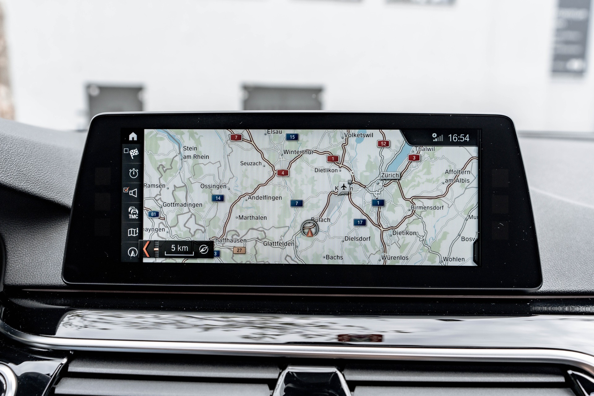 BMW 540i xDrive Touring Sport Line Steptronic * FRISCH AB MFK & SERVICE * TRAUMHAFTE AUSSTATTUNG * AHK *-image-24