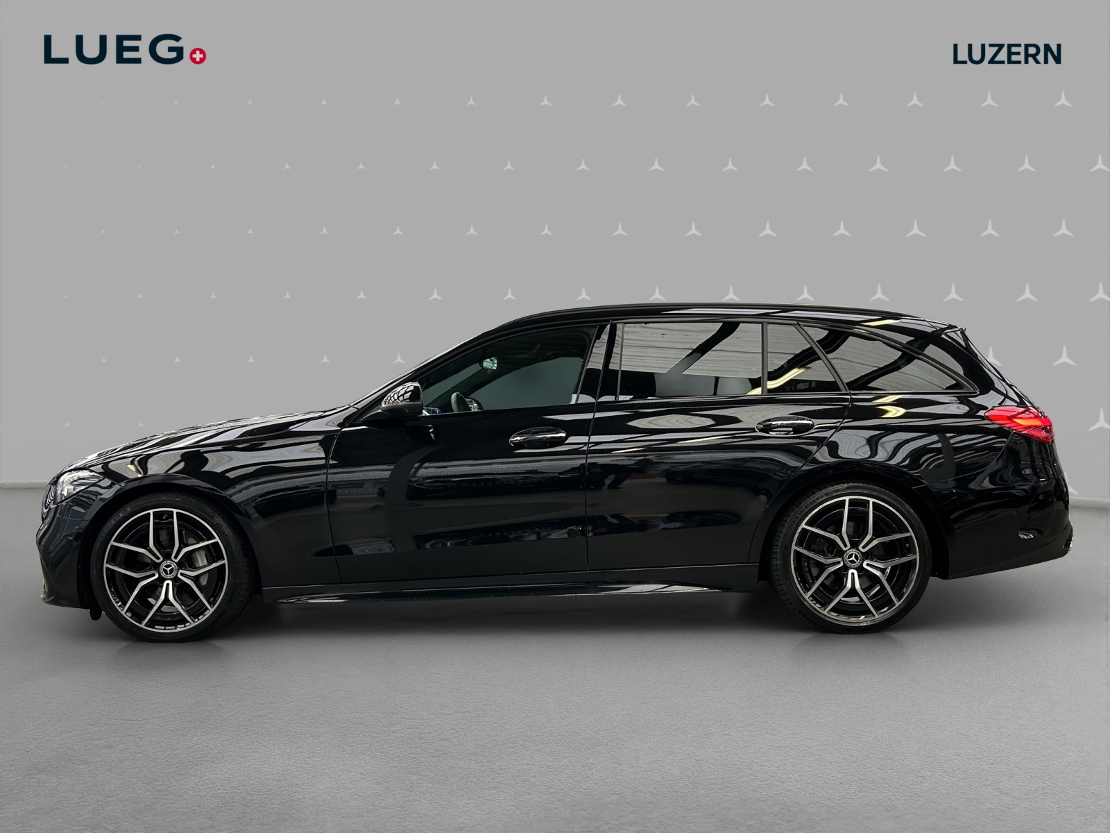 MERCEDES-BENZ C 220 d T 4Matic AMG Line-image-1