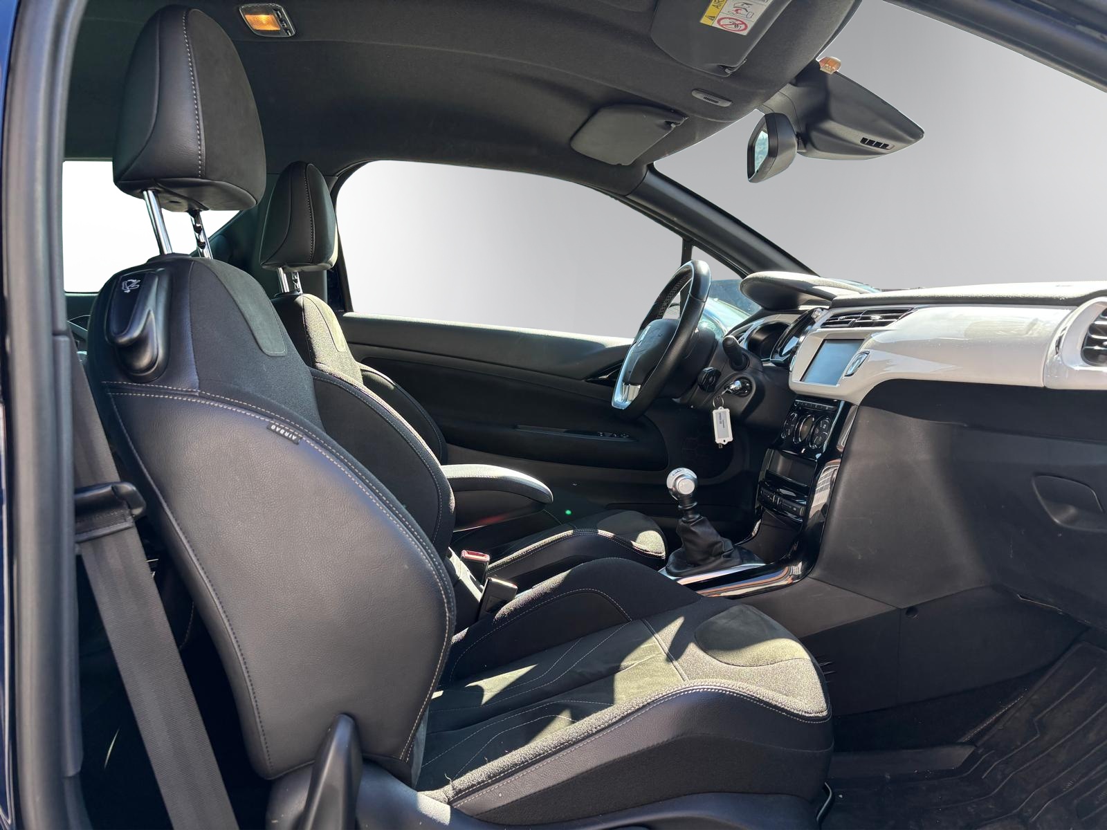 DS AUTOMOBILES DS 3 1.2 PureTech SpoChic-image-8