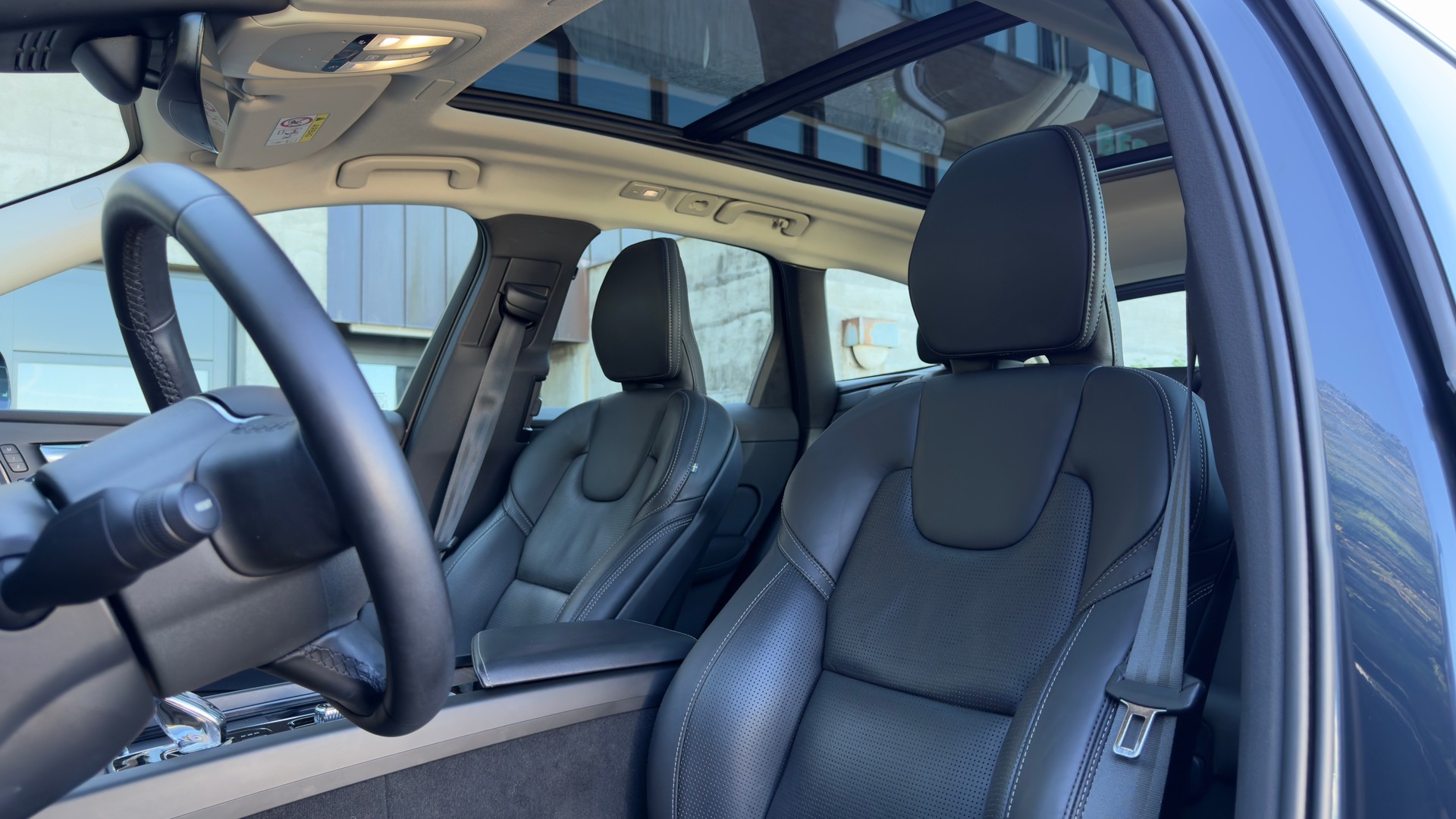 VOLVO XC60 B5 Benzin Mild Hybrid AWD Ultimate Bright Geartronic-image-8