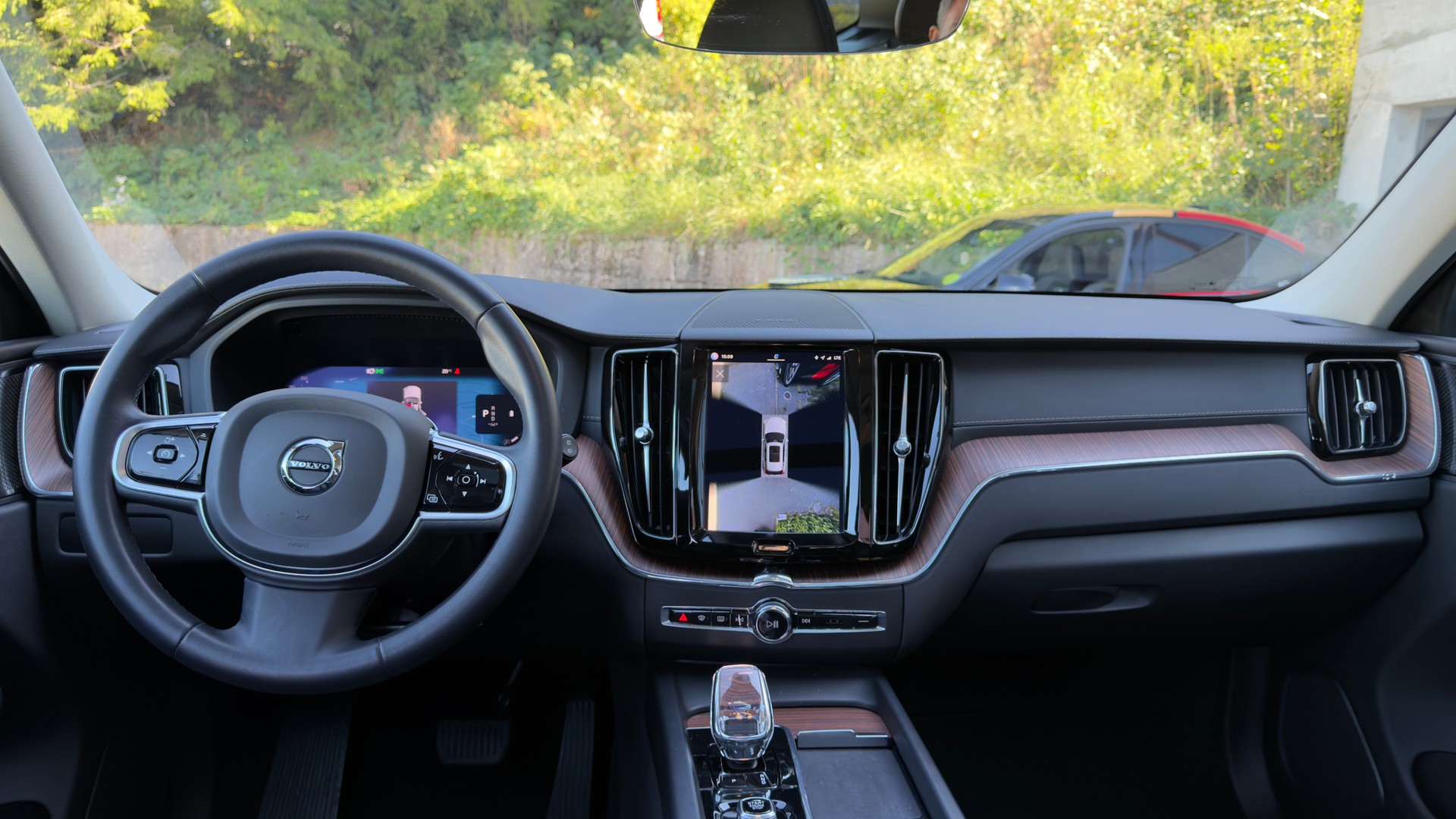 VOLVO XC60 B5 Benzin Mild Hybrid AWD Ultimate Bright Geartronic-image-10