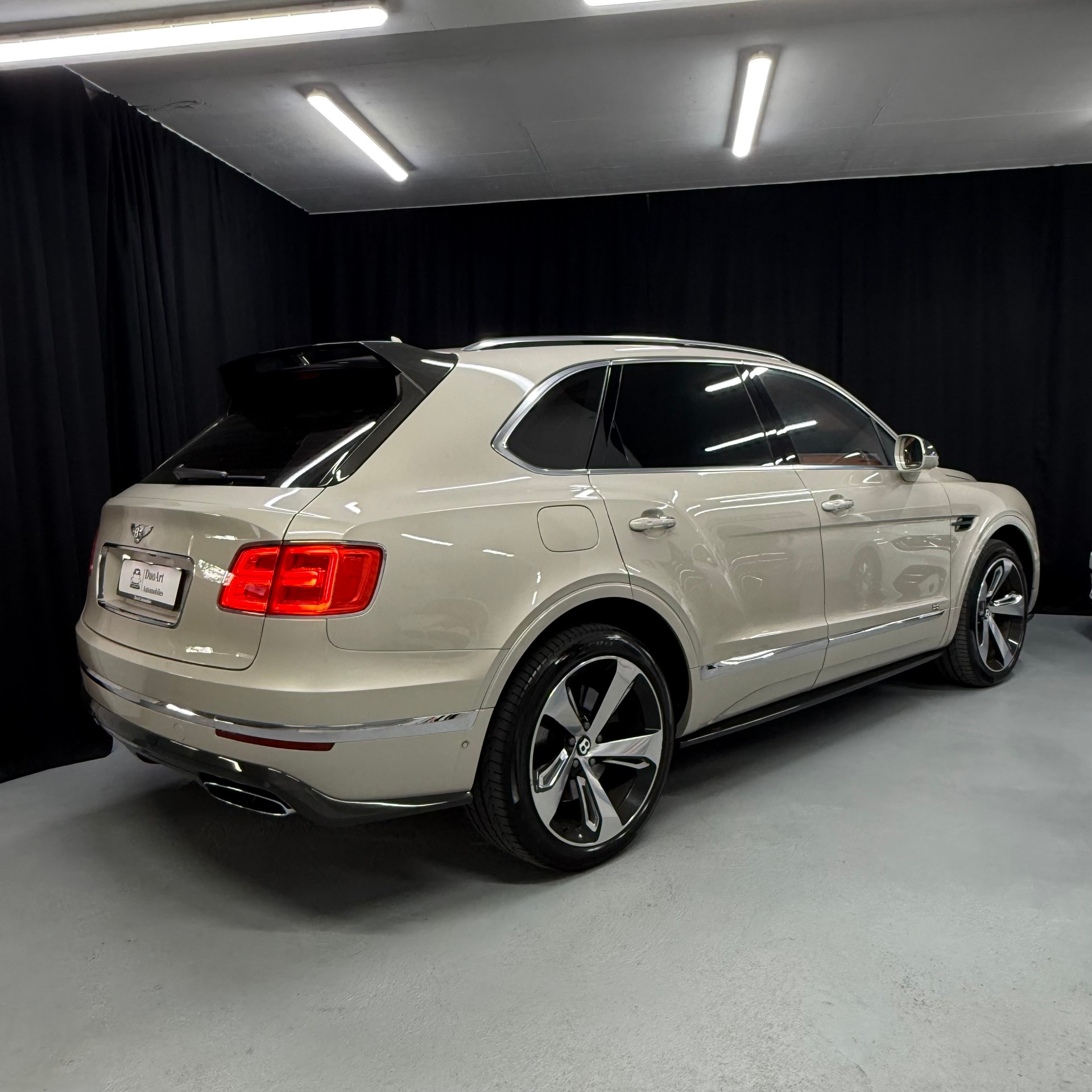 BENTLEY Bentayga W12-image-6