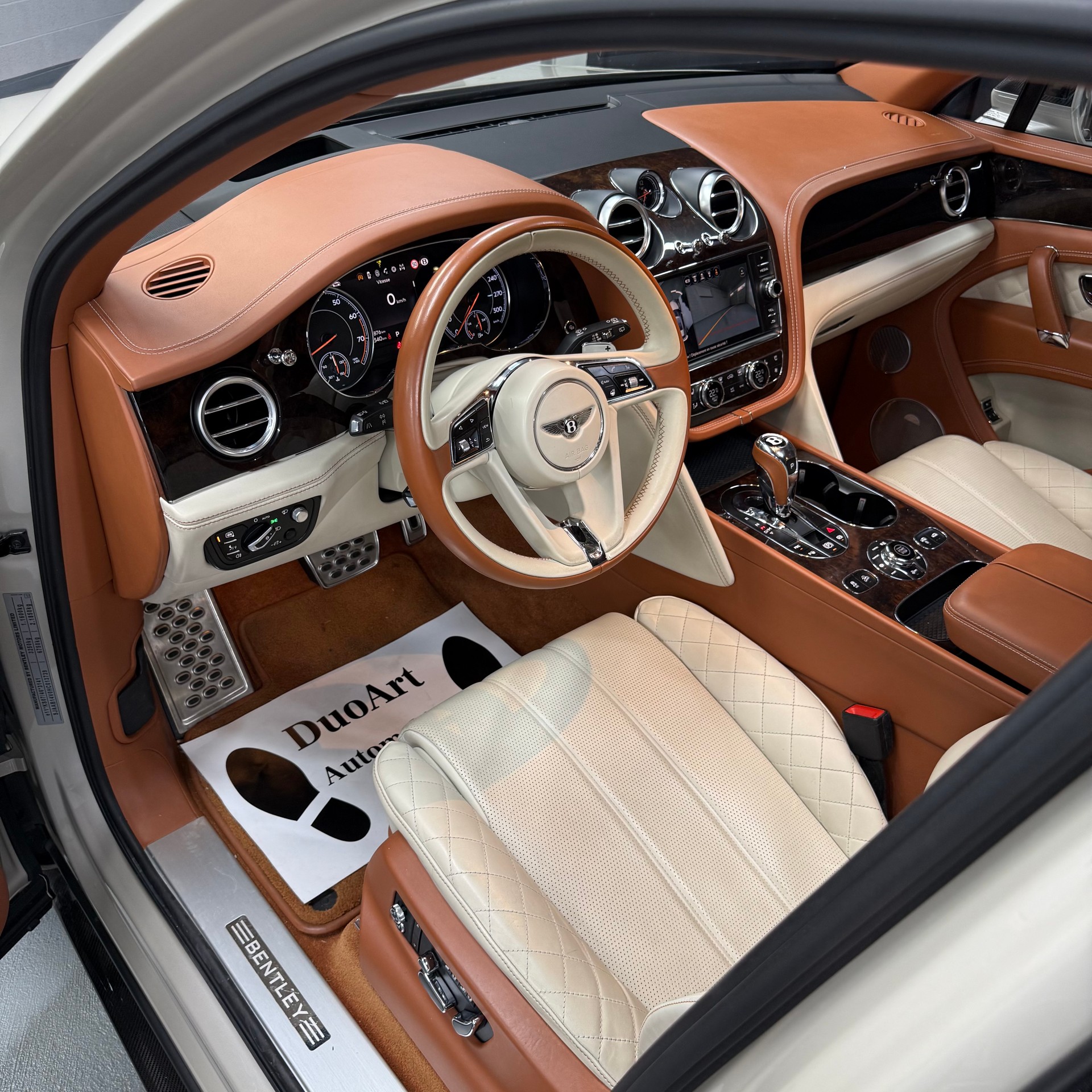 BENTLEY Bentayga W12-image-8