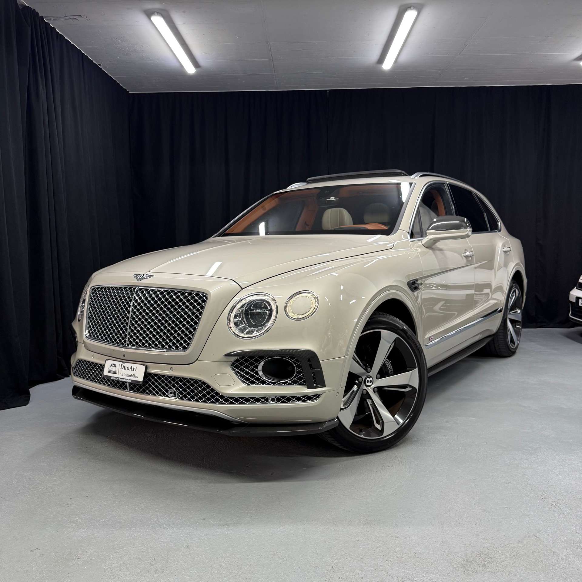 BENTLEY Bentayga W12-image-2