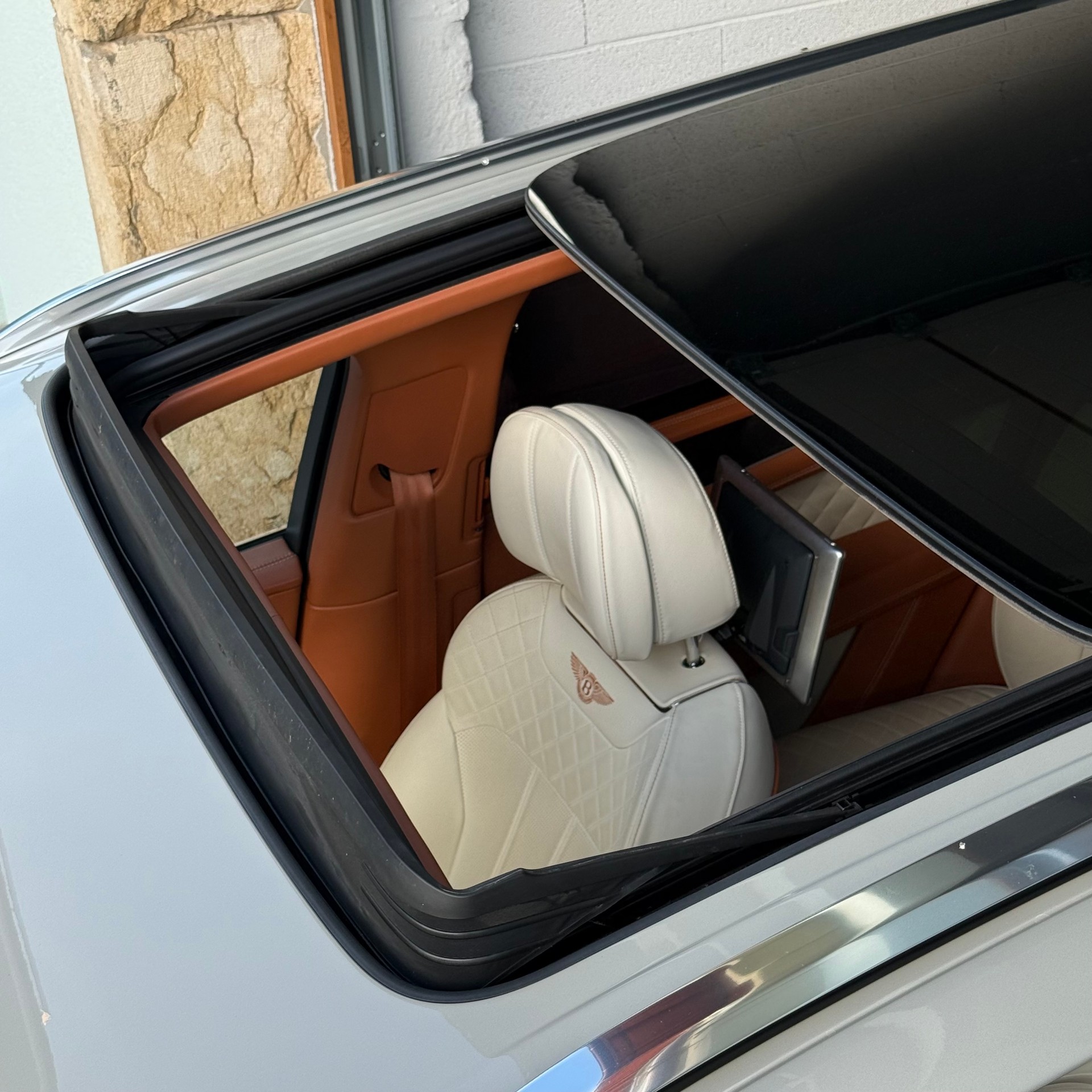 BENTLEY Bentayga W12-image-1