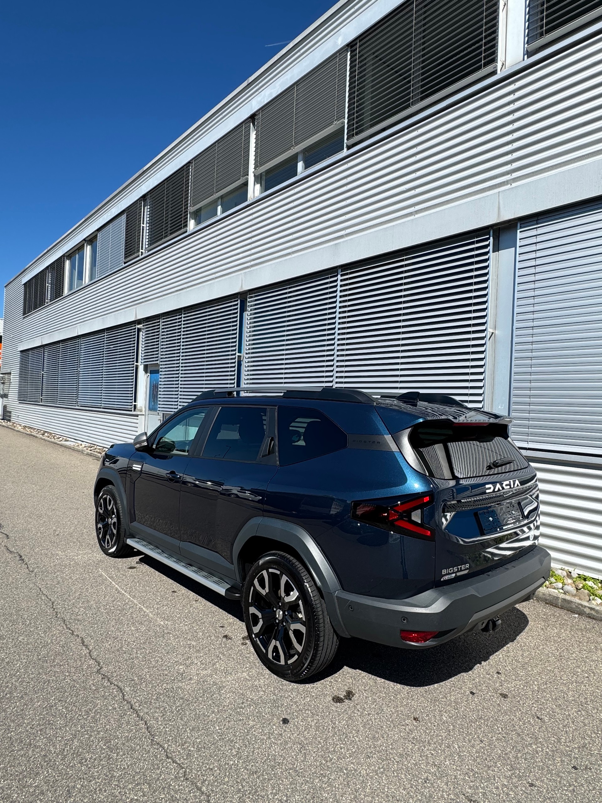 DACIA 1.8 Hybrid Journey-image-8