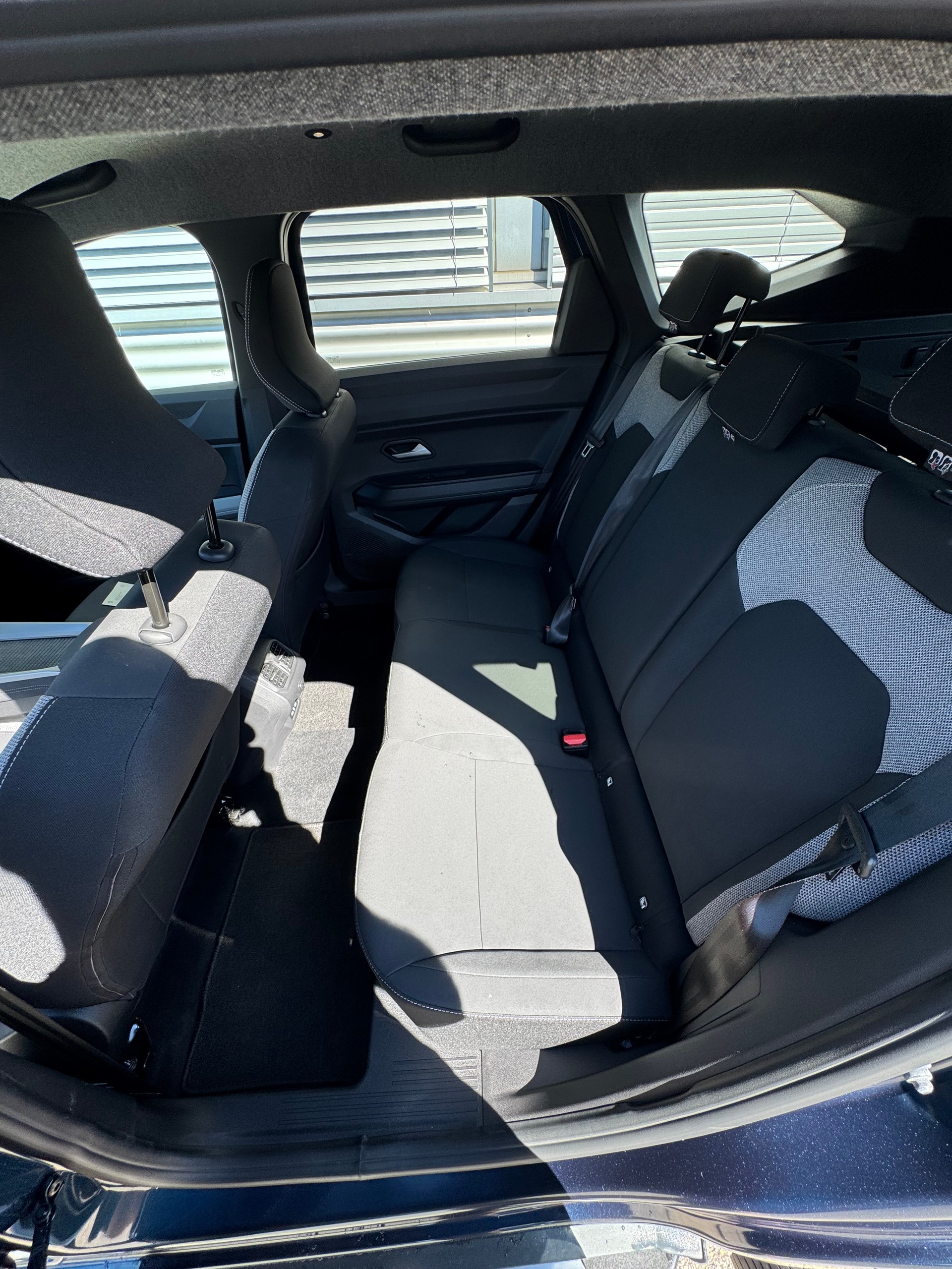 DACIA 1.8 Hybrid Journey-image-13