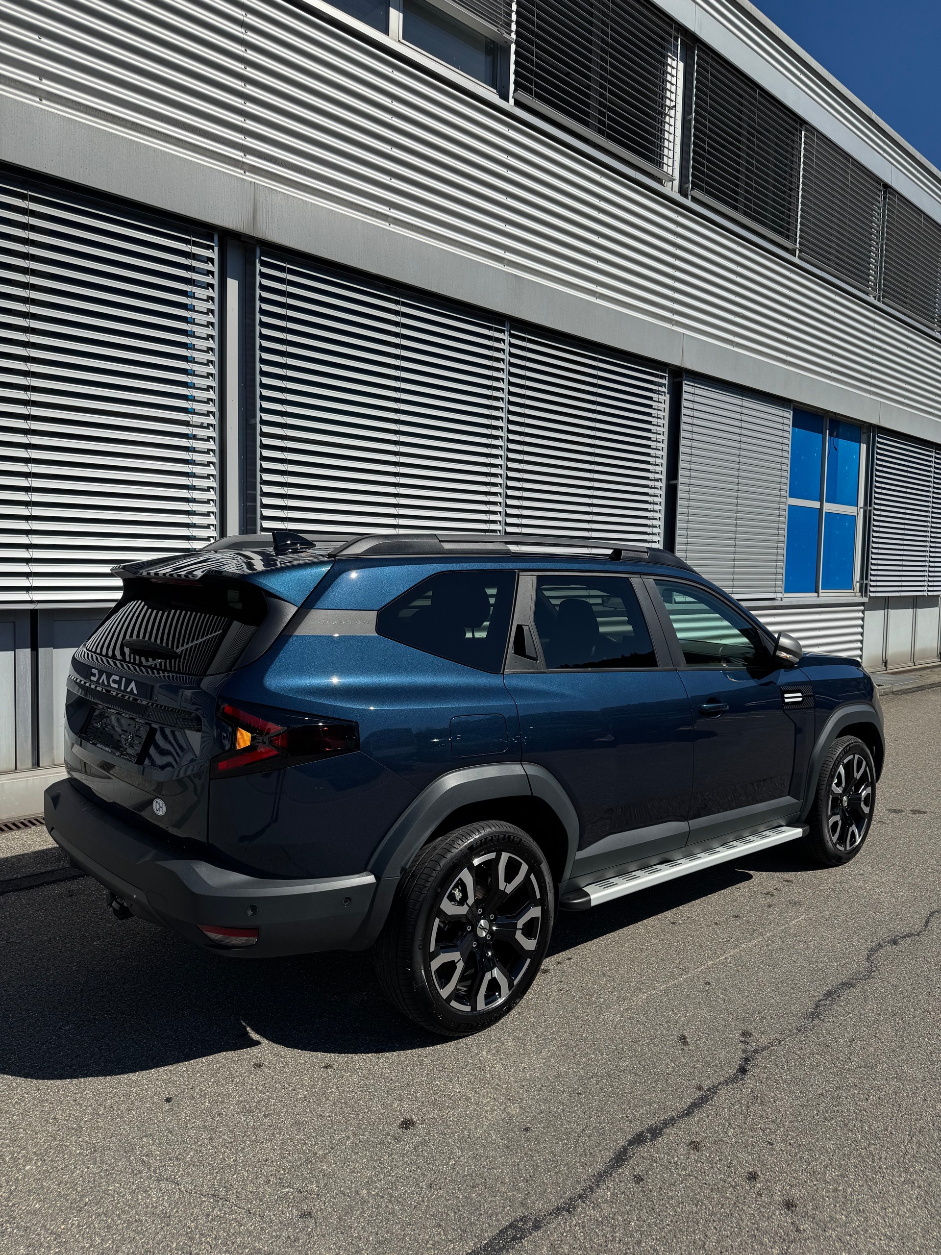 DACIA 1.8 Hybrid Journey-image-3