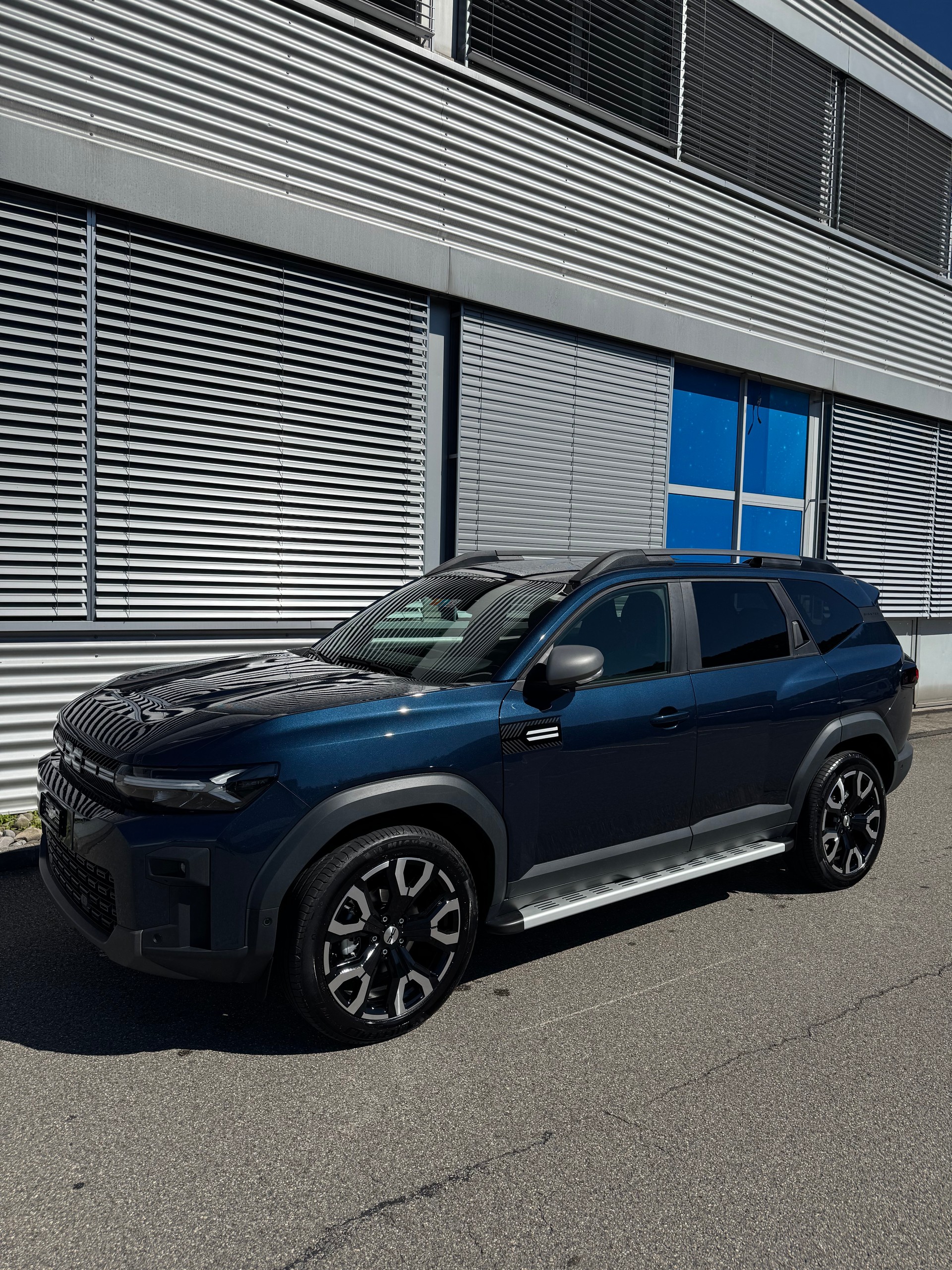 DACIA 1.8 Hybrid Journey-image-4