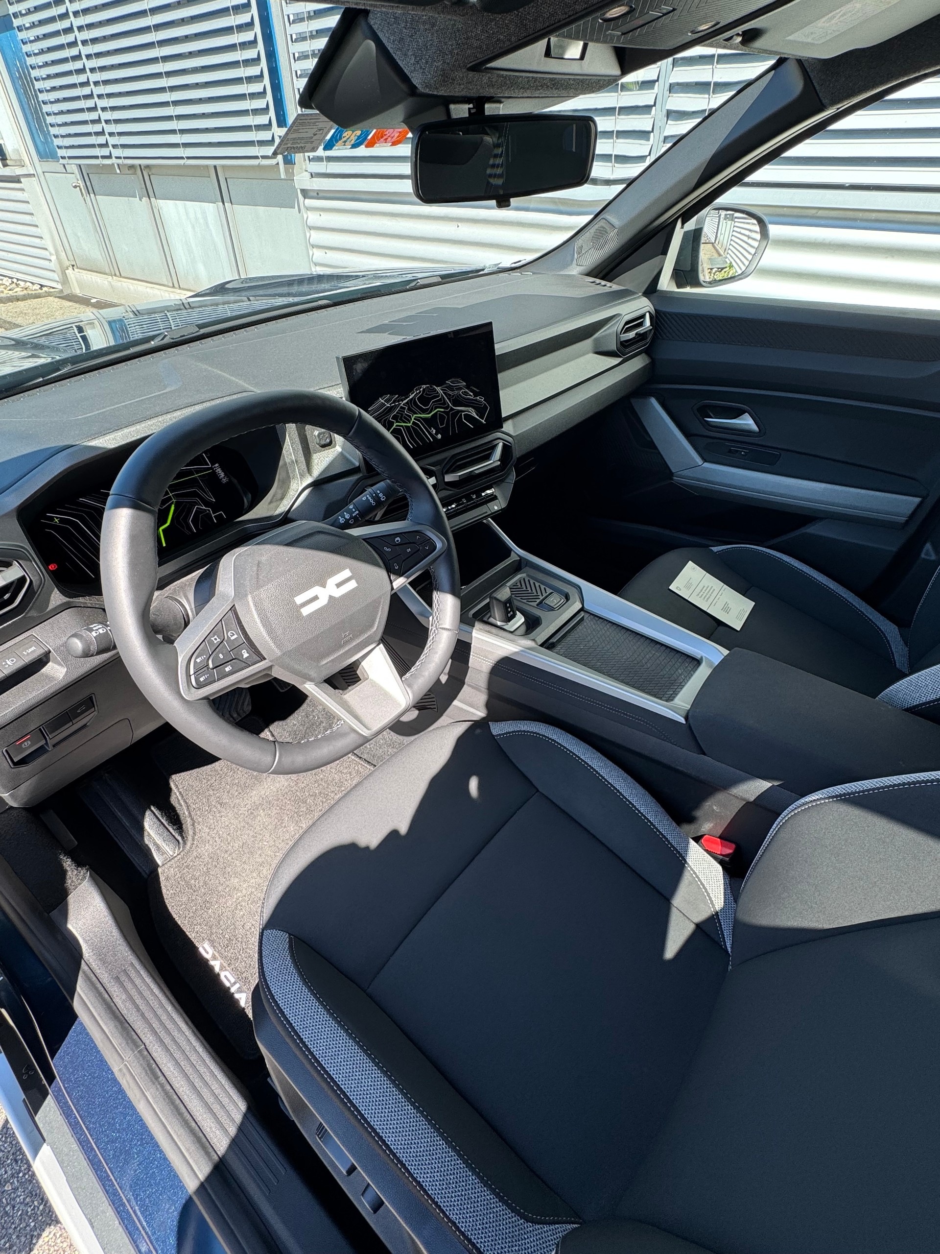 DACIA 1.8 Hybrid Journey-image-10