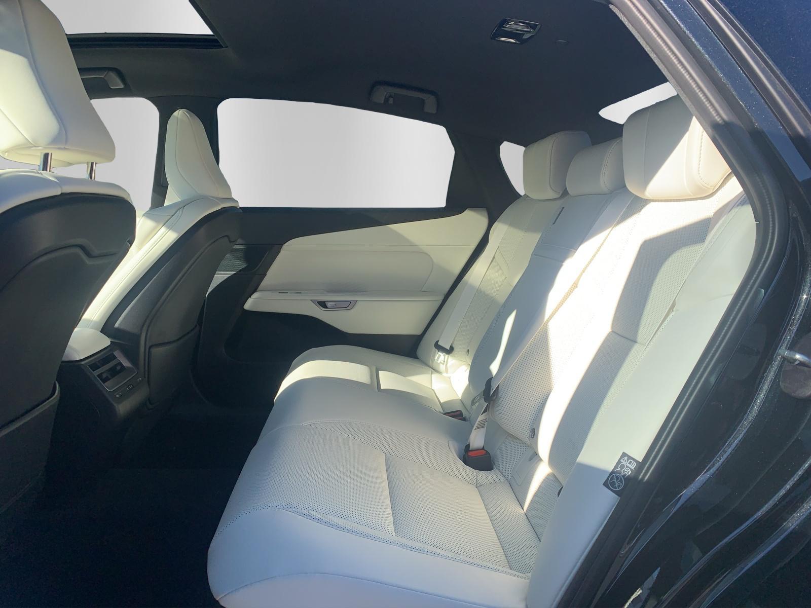 LEXUS ES 500e Comfort AWD-image-9