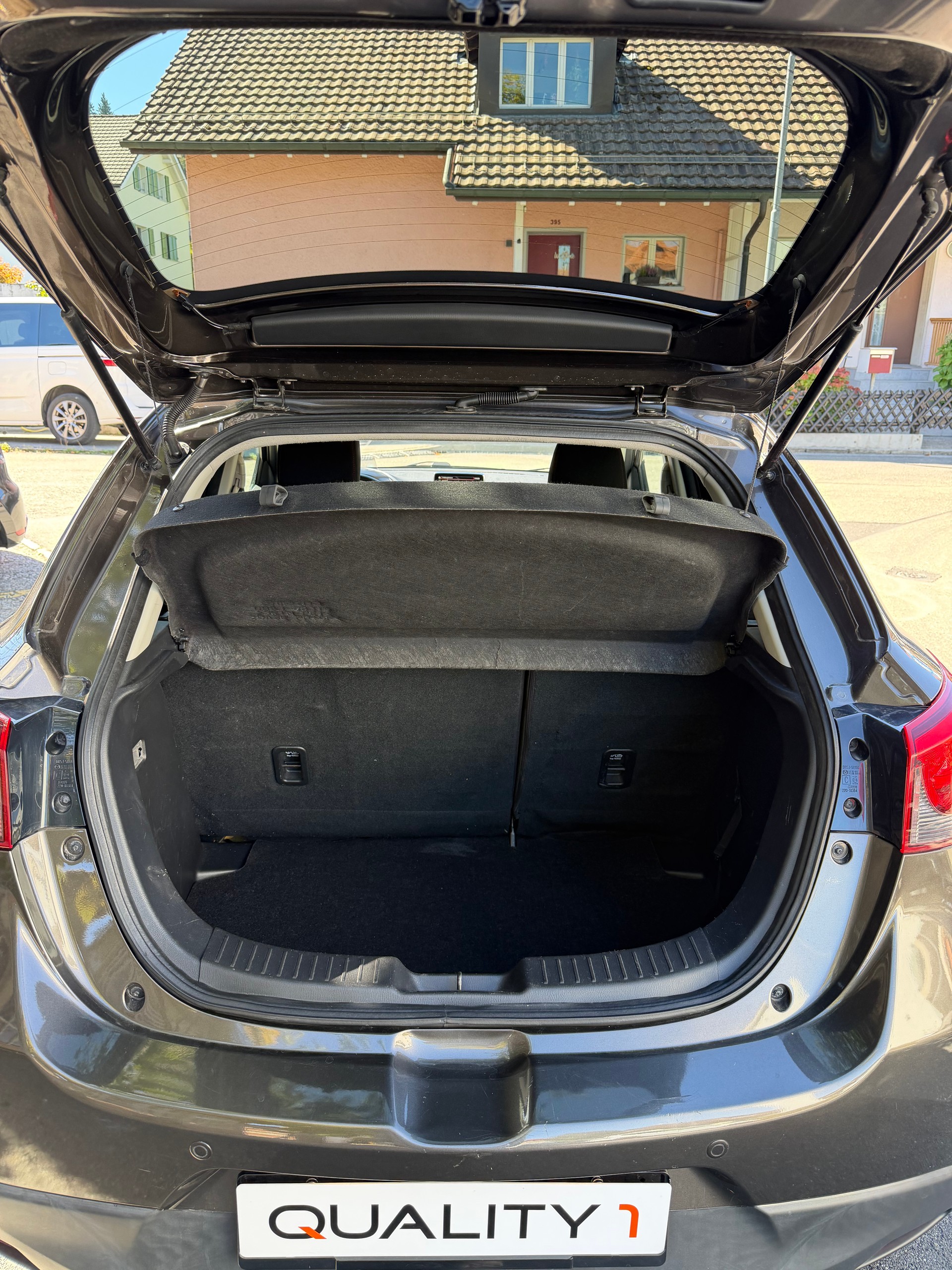 MAZDA 2 1.5i 16V Skyactiv-G Revolution Drive-image-9