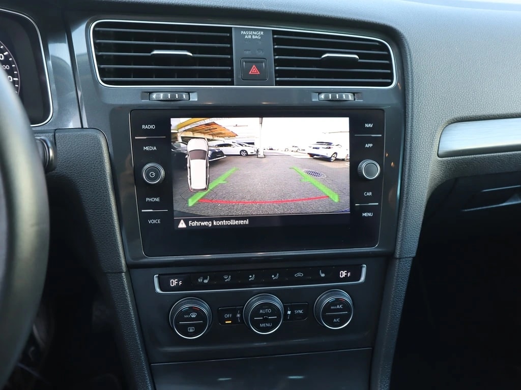 VW Golf Variant 2.0 TDI Comfortline 4Motion DSG ** Navi mit RF-kamera ** Frisch ab MFK & Service **-image-8