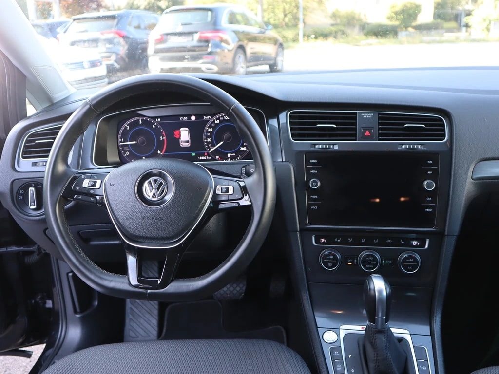 VW Golf Variant 2.0 TDI Comfortline 4Motion DSG ** Navi mit RF-kamera ** Frisch ab MFK & Service **-image-9