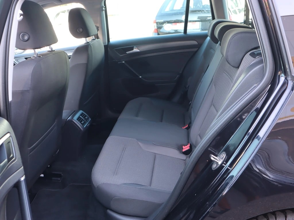 VW Golf Variant 2.0 TDI Comfortline 4Motion DSG ** Navi mit RF-kamera ** Frisch ab MFK & Service **-image-11