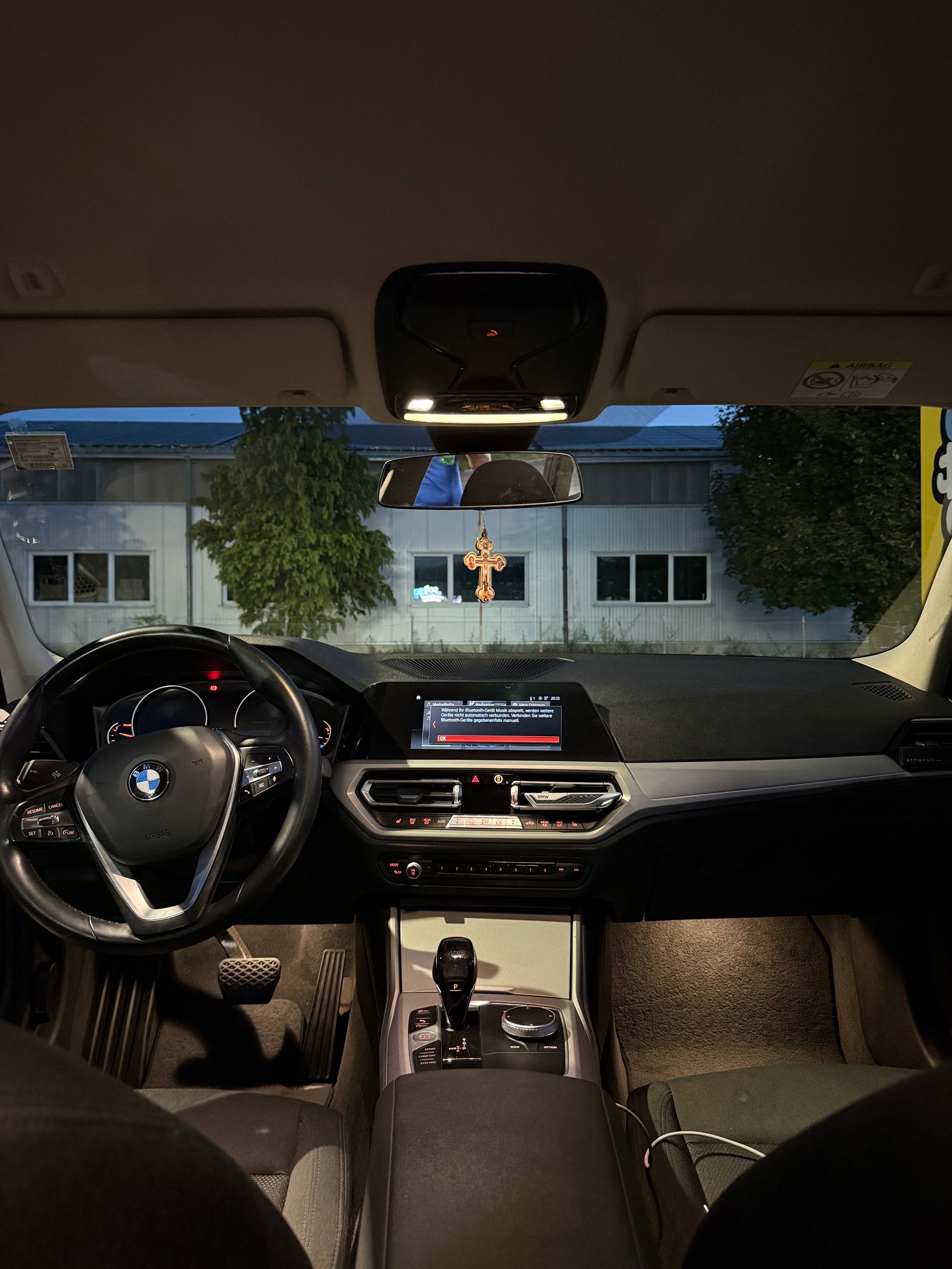BMW 320d xDrive-image-4