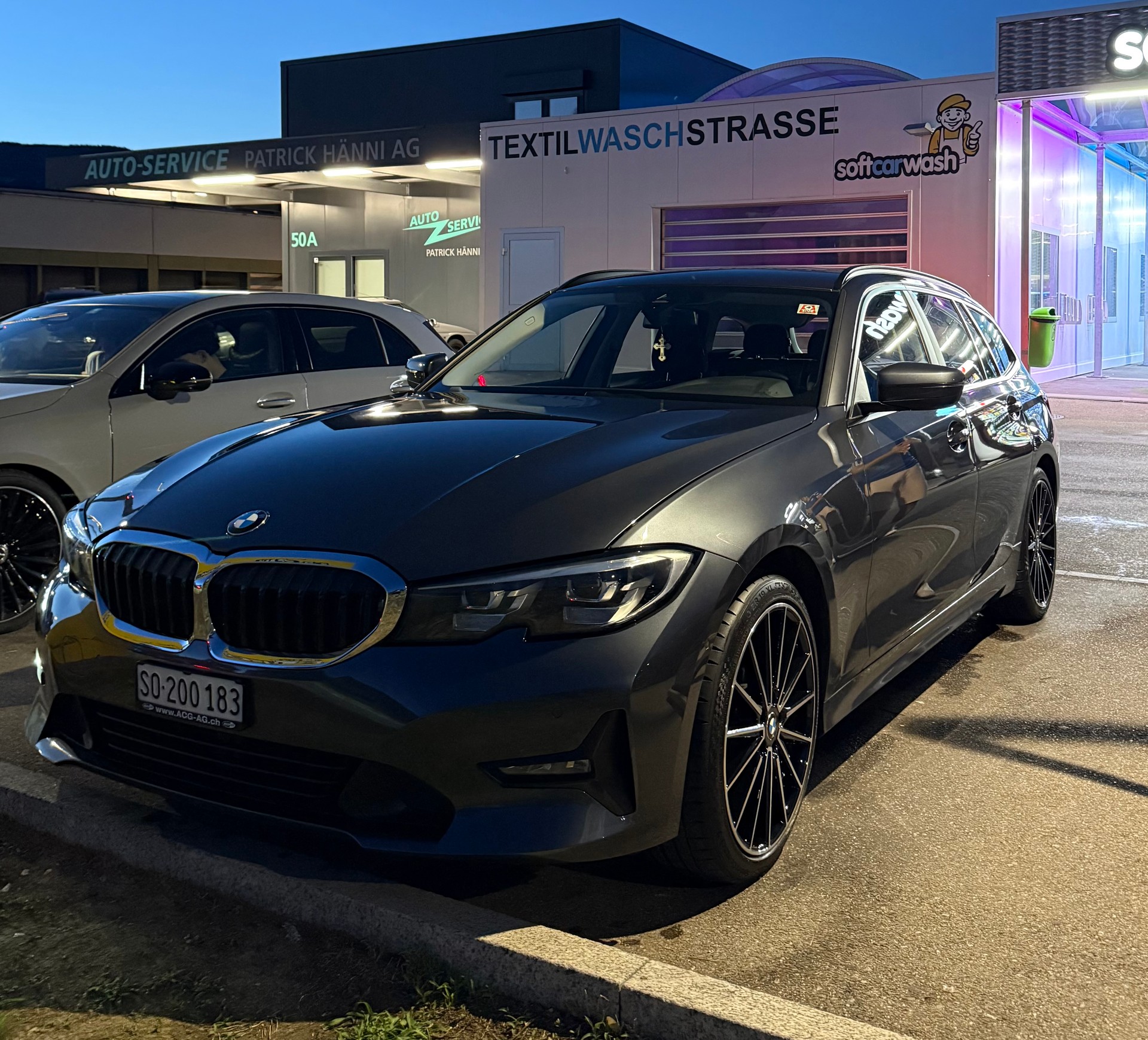 BMW 320d xDrive-image-3