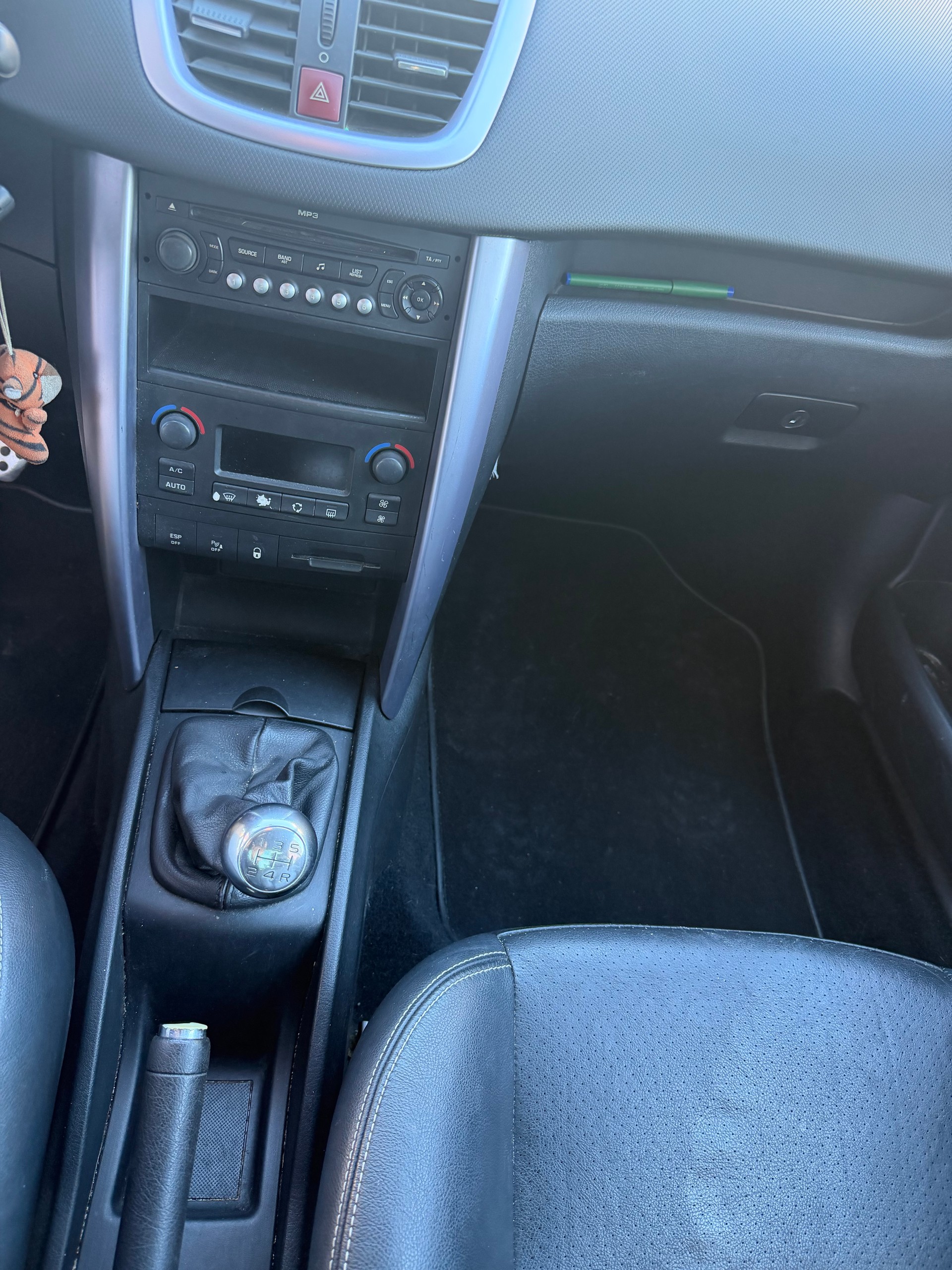 PEUGEOT 207 CC 1.6 16V Trendy-image-8