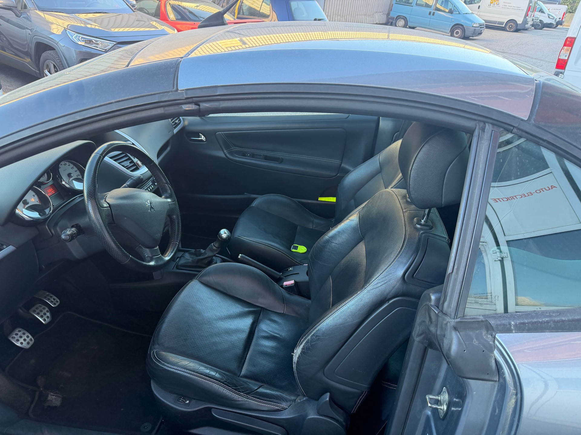 PEUGEOT 207 CC 1.6 16V Trendy-image-6