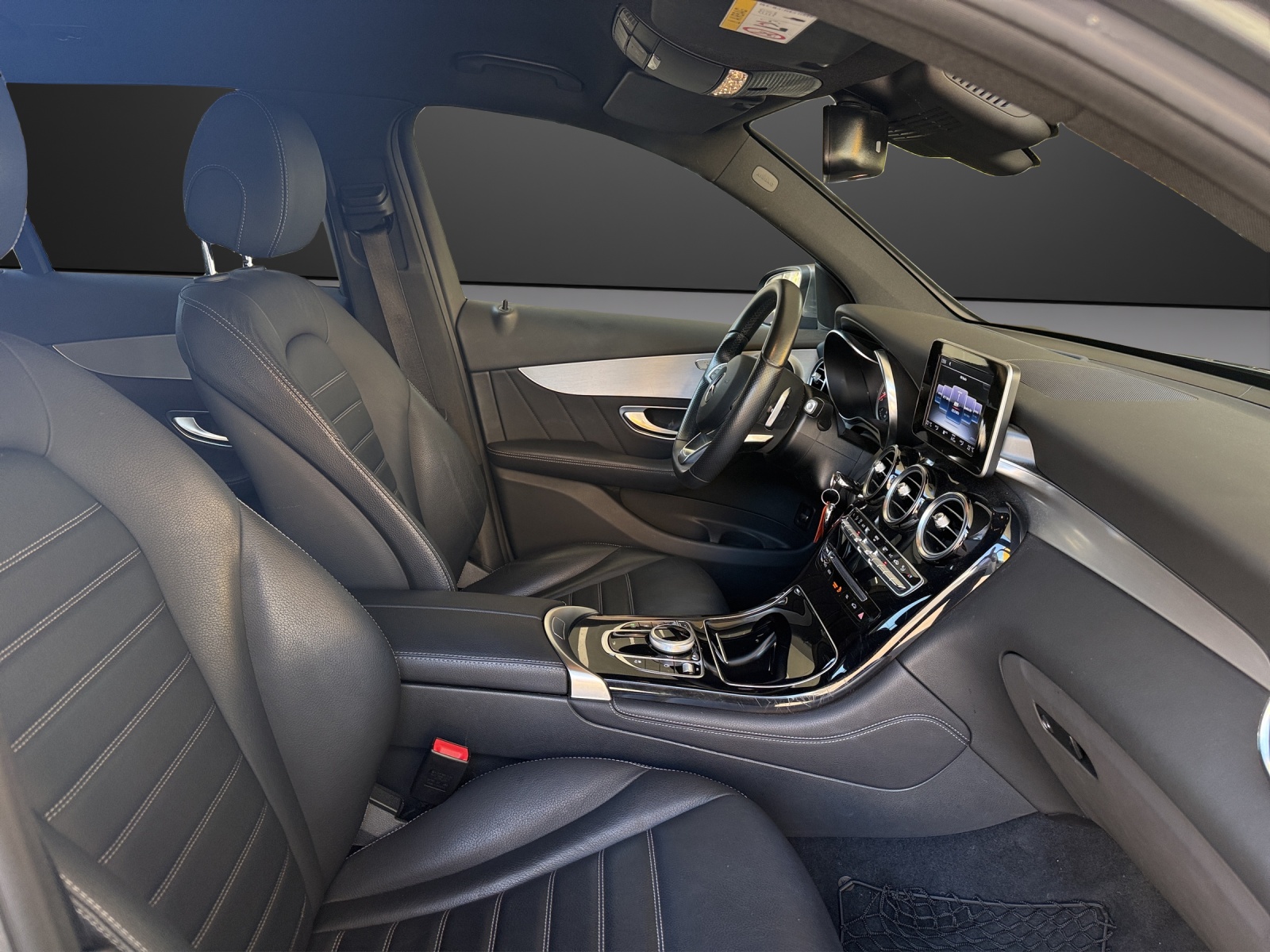 MERCEDES-BENZ GLC 250 d AMG Line 4Matic 9G-Tronic-image-11