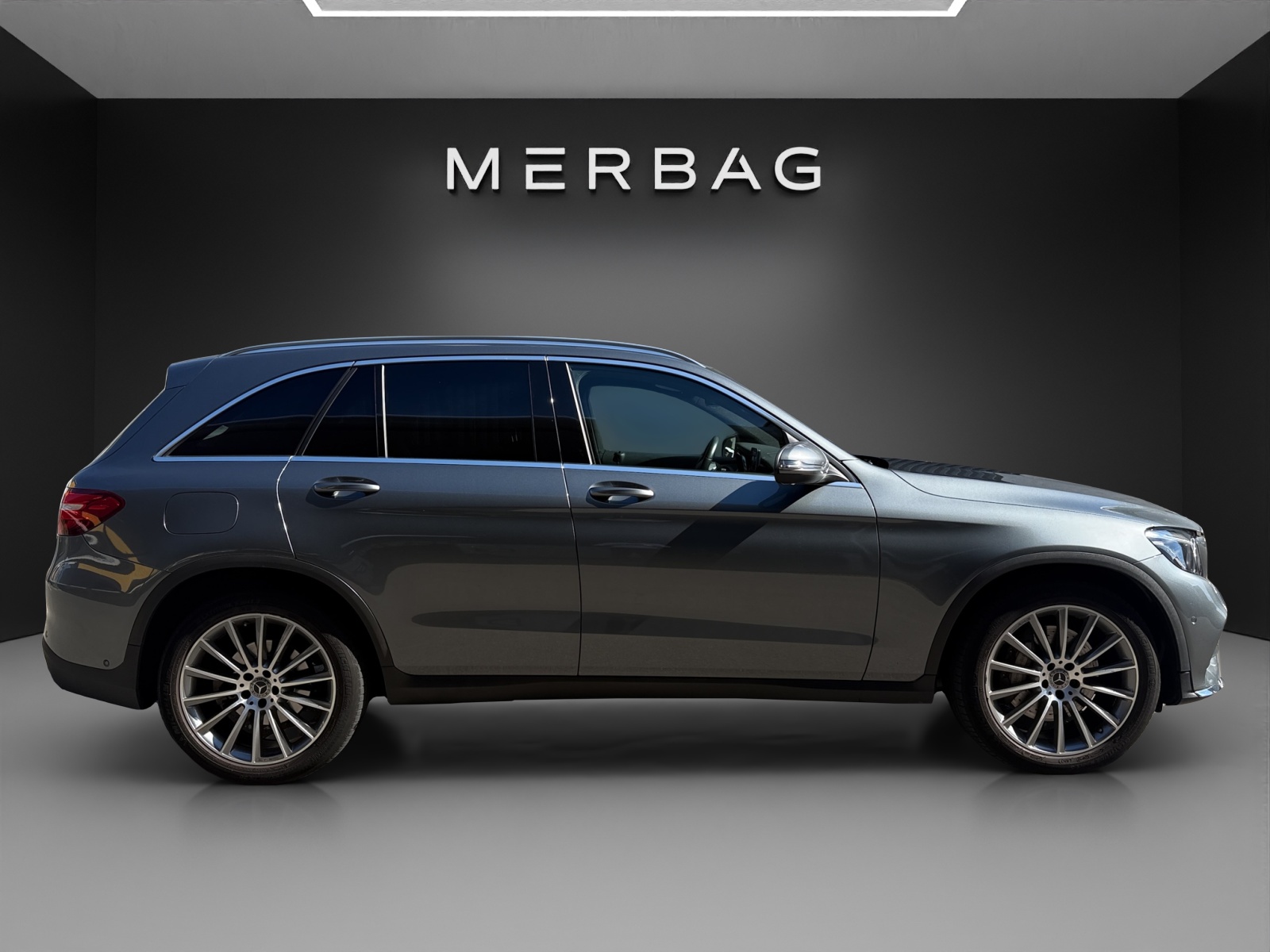 MERCEDES-BENZ GLC 250 d AMG Line 4Matic 9G-Tronic-image-3