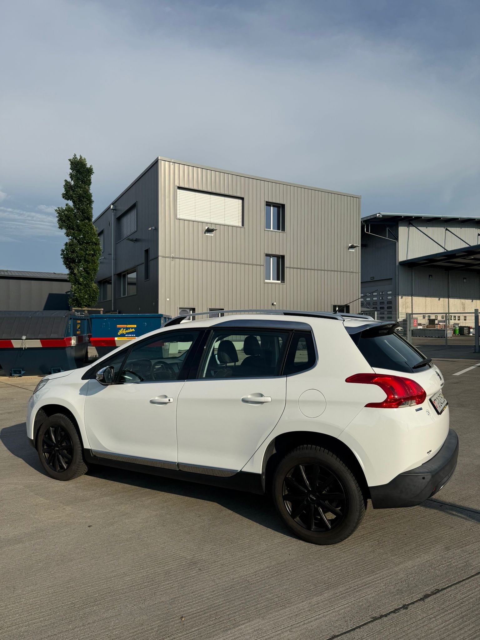 PEUGEOT 1.6 BlueHDi 120 Allure-image-2