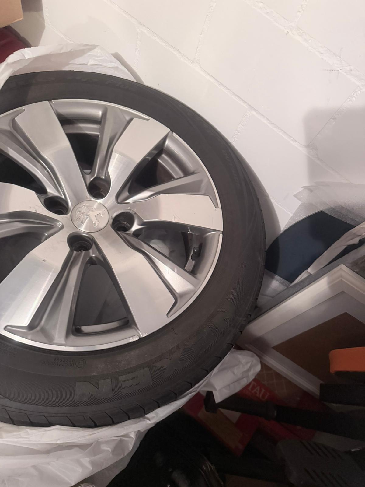 PEUGEOT 1.6 BlueHDi 120 Allure-image-4
