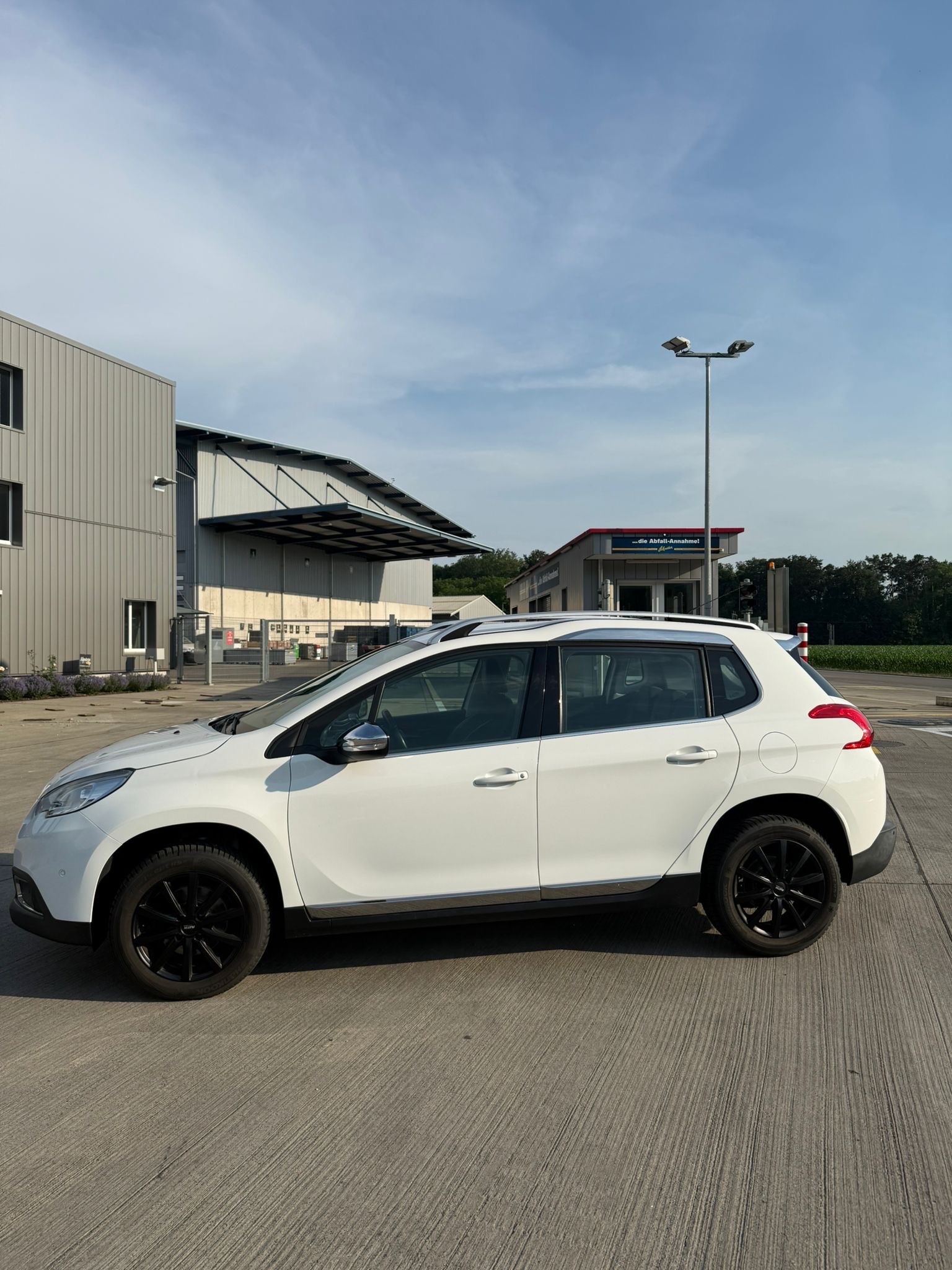 PEUGEOT 1.6 BlueHDi 120 Allure-image-3