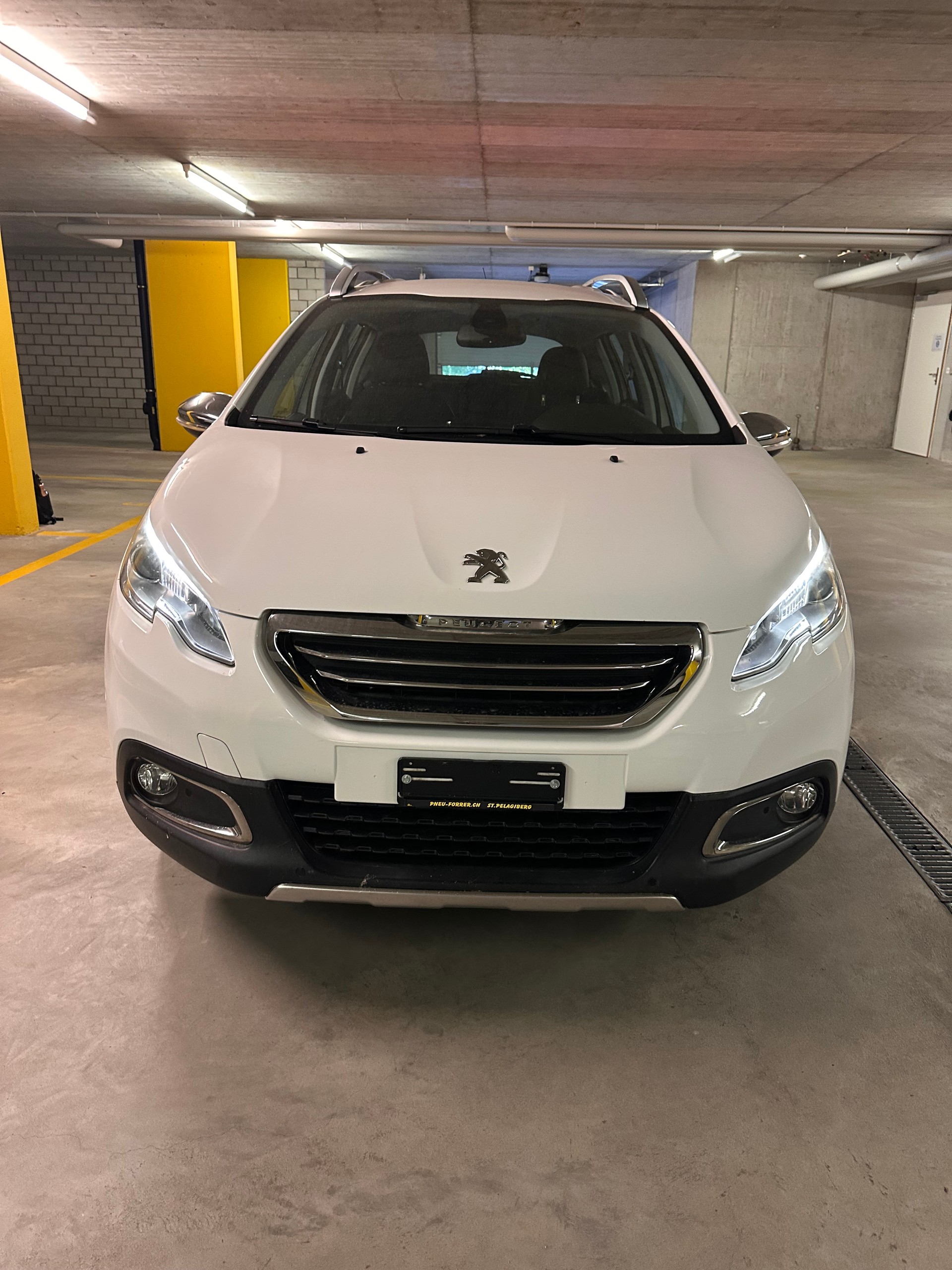 PEUGEOT 1.6 BlueHDi 120 Allure-image-15