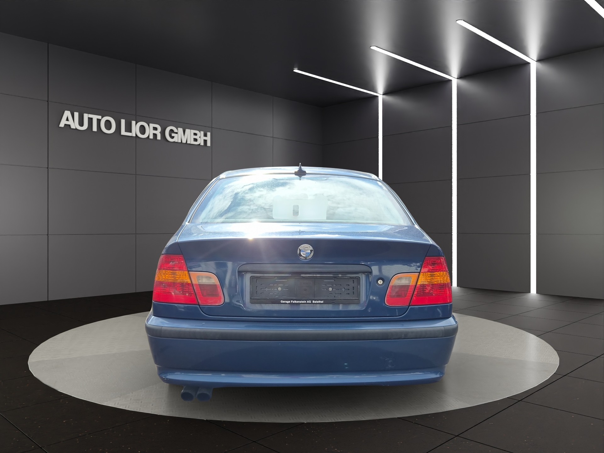 BMW 330i-image-4