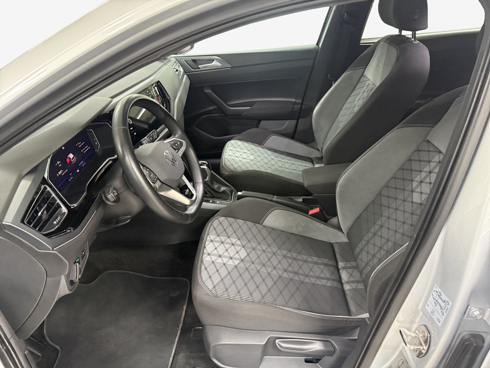 VW Polo 1.0 TSI R-Line DSG-image-7