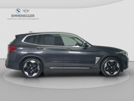 BMW iX3 Impressive-image-5