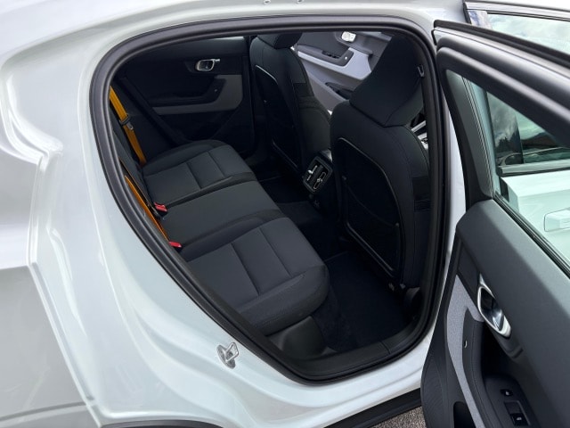 POLESTAR 2 Long Range Dual Motor Performance-image-7