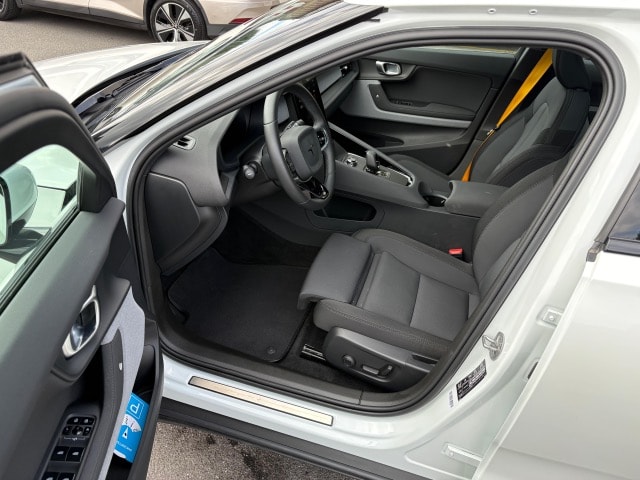 POLESTAR 2 Long Range Dual Motor Performance-image-4
