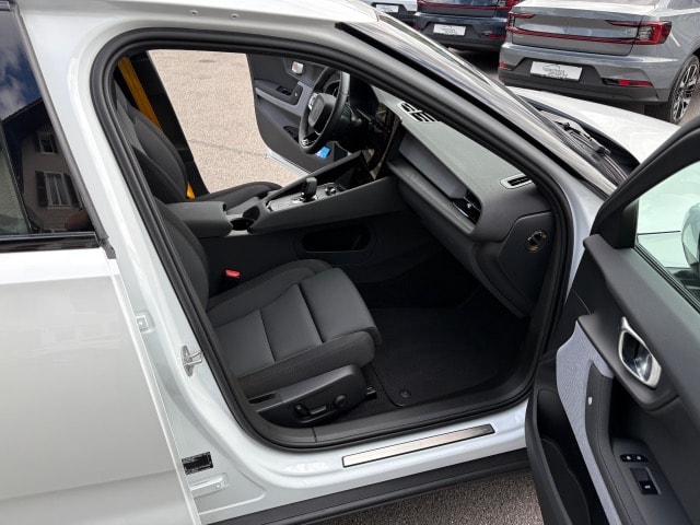 POLESTAR 2 Long Range Dual Motor Performance-image-5