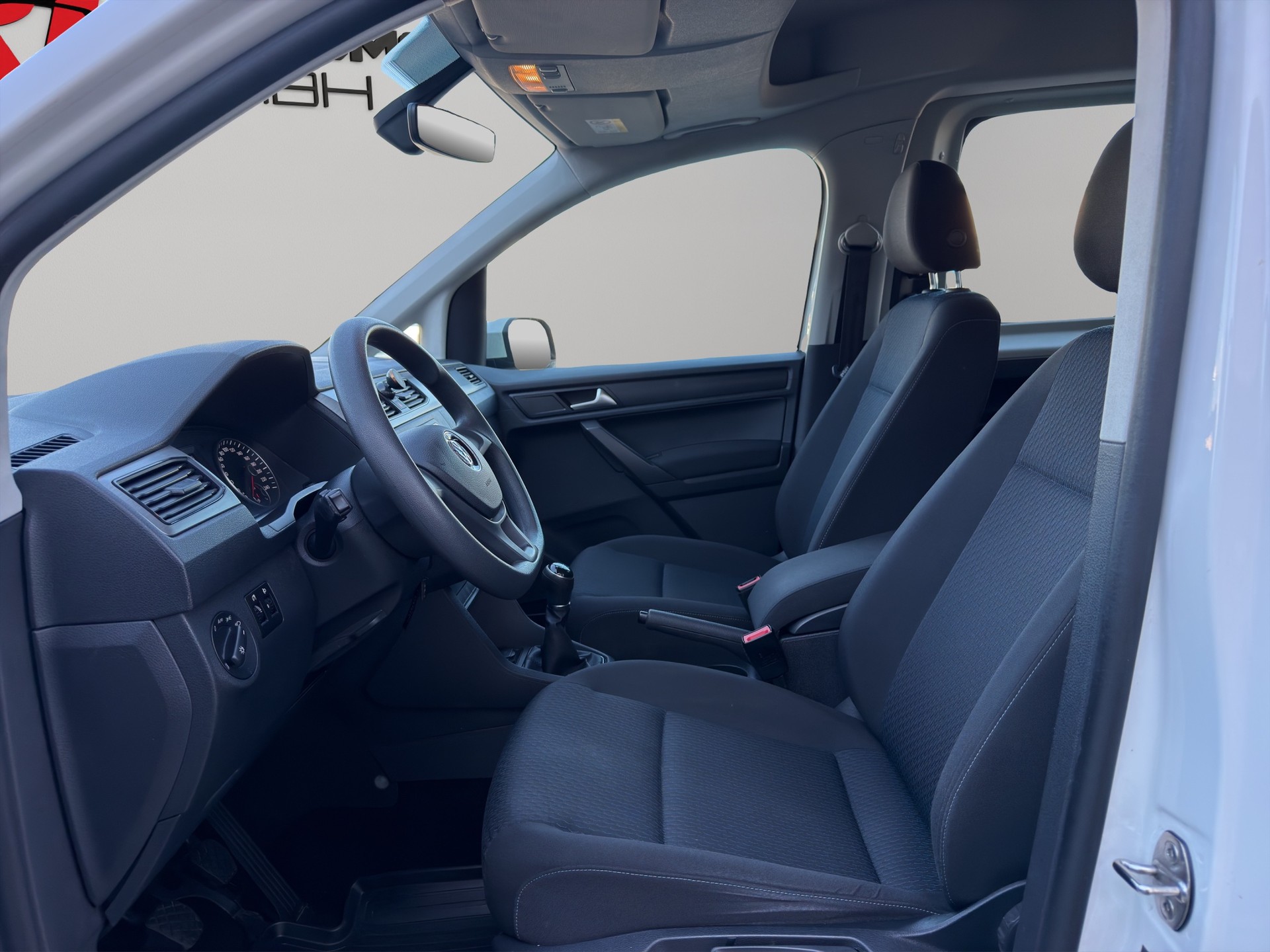 VW Caddy Maxi 2.0 TDI Trendline 4Motion-image-7