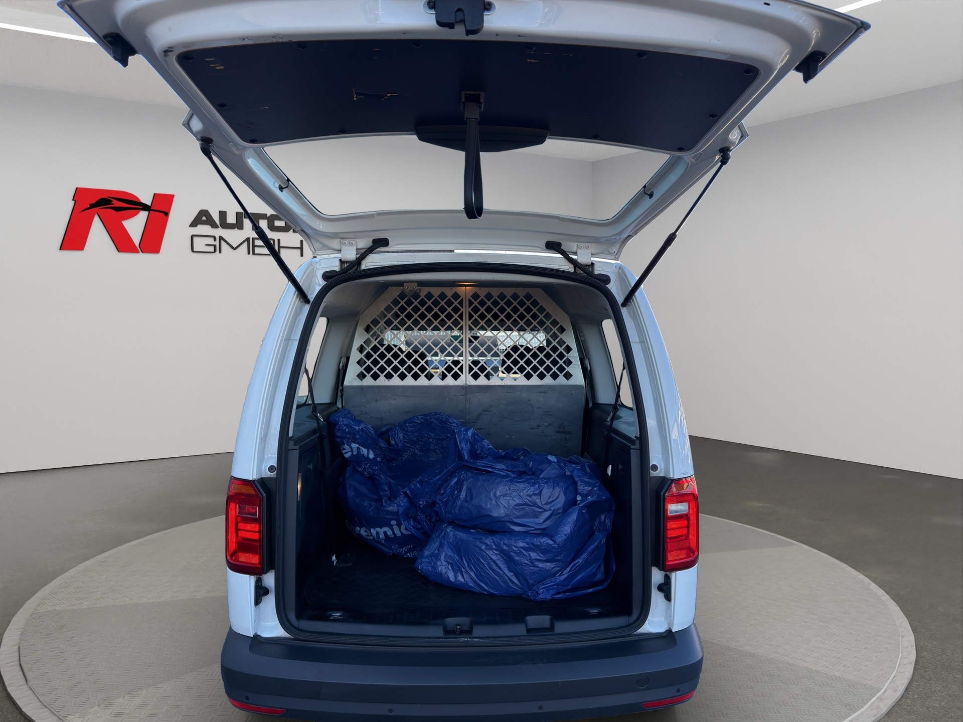 VW Caddy Maxi 2.0 TDI Trendline 4Motion-image-11
