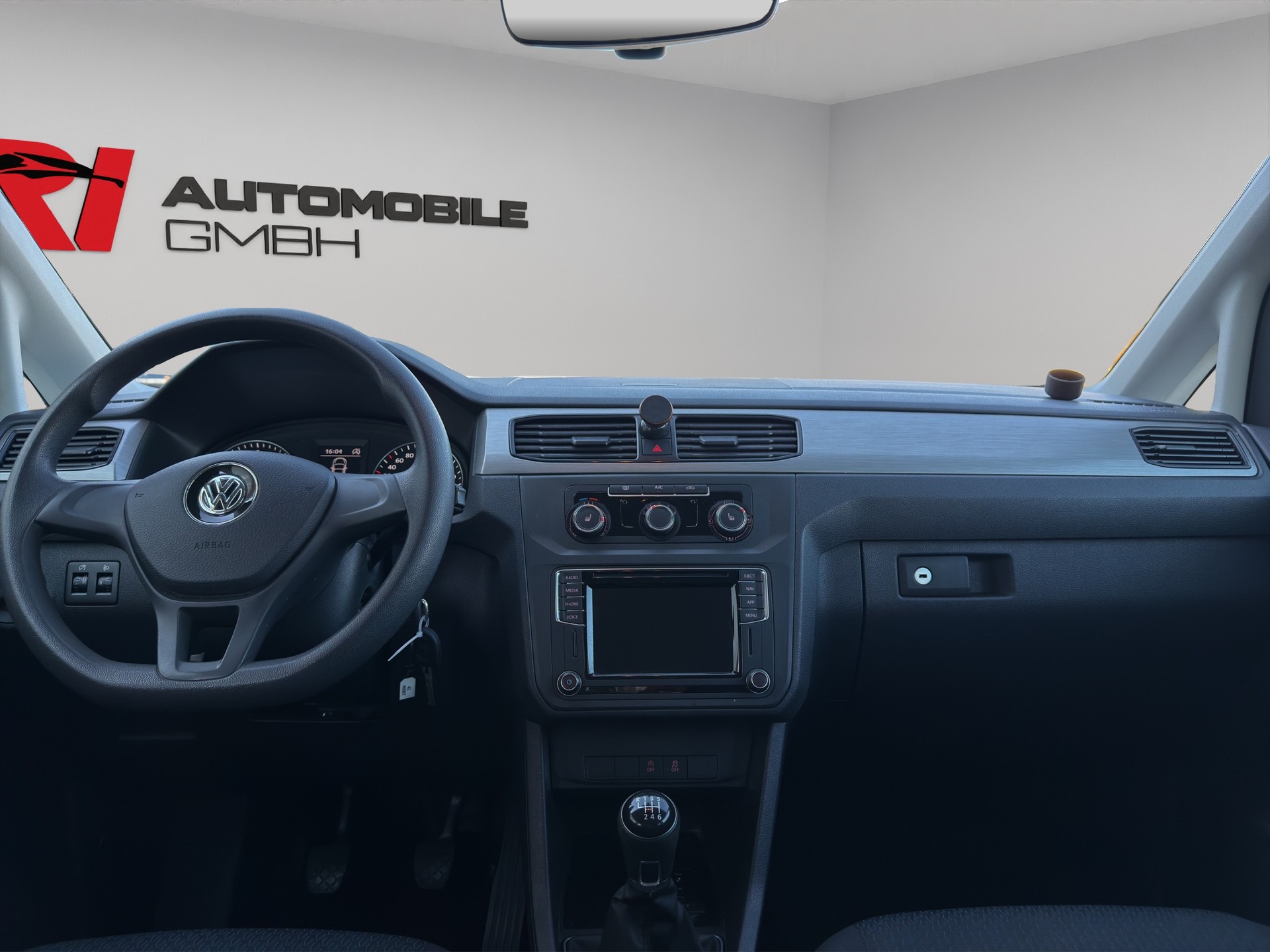 VW Caddy Maxi 2.0 TDI Trendline 4Motion-image-8