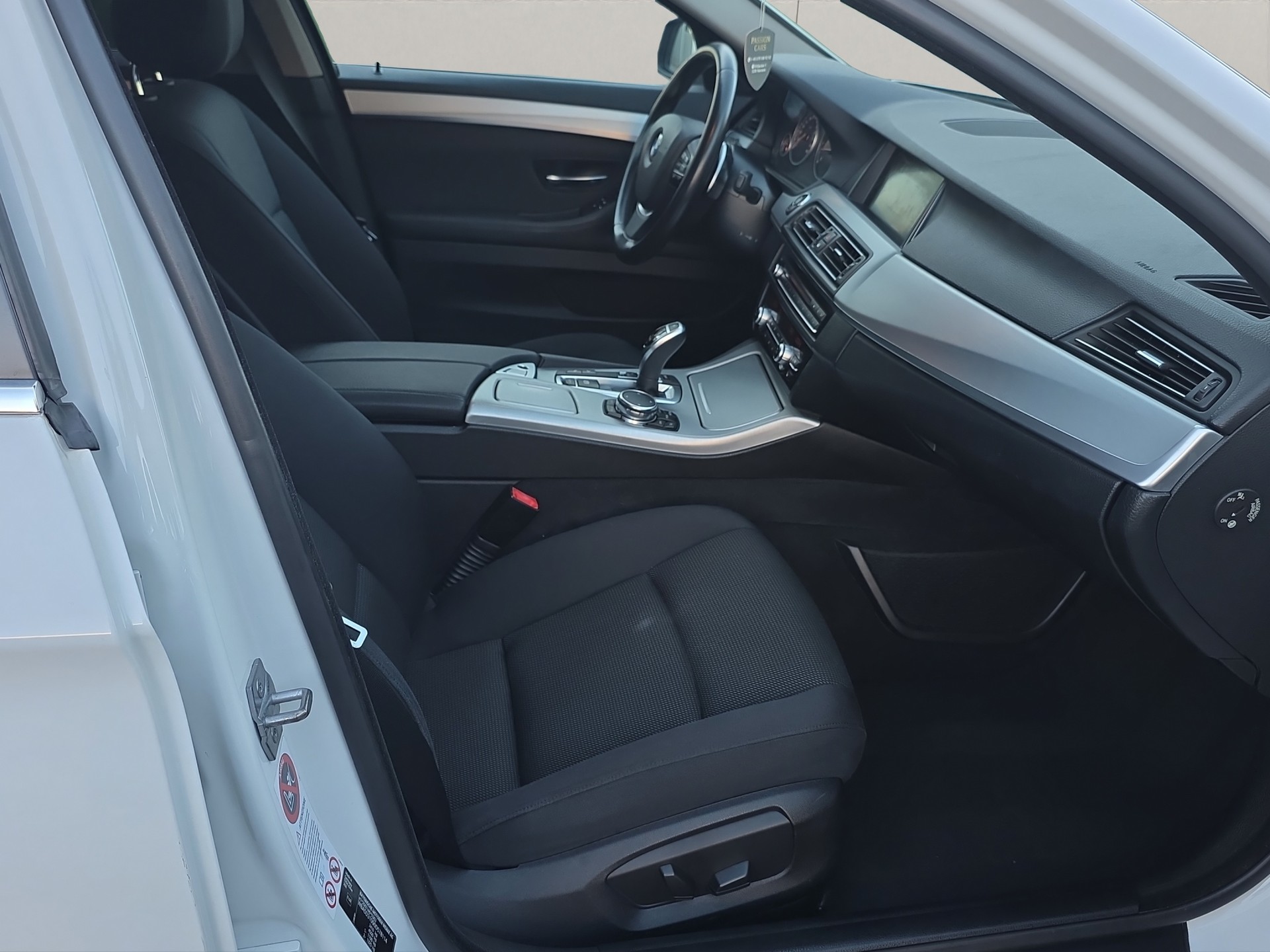 BMW 530d xDrive Steptronic-image-13