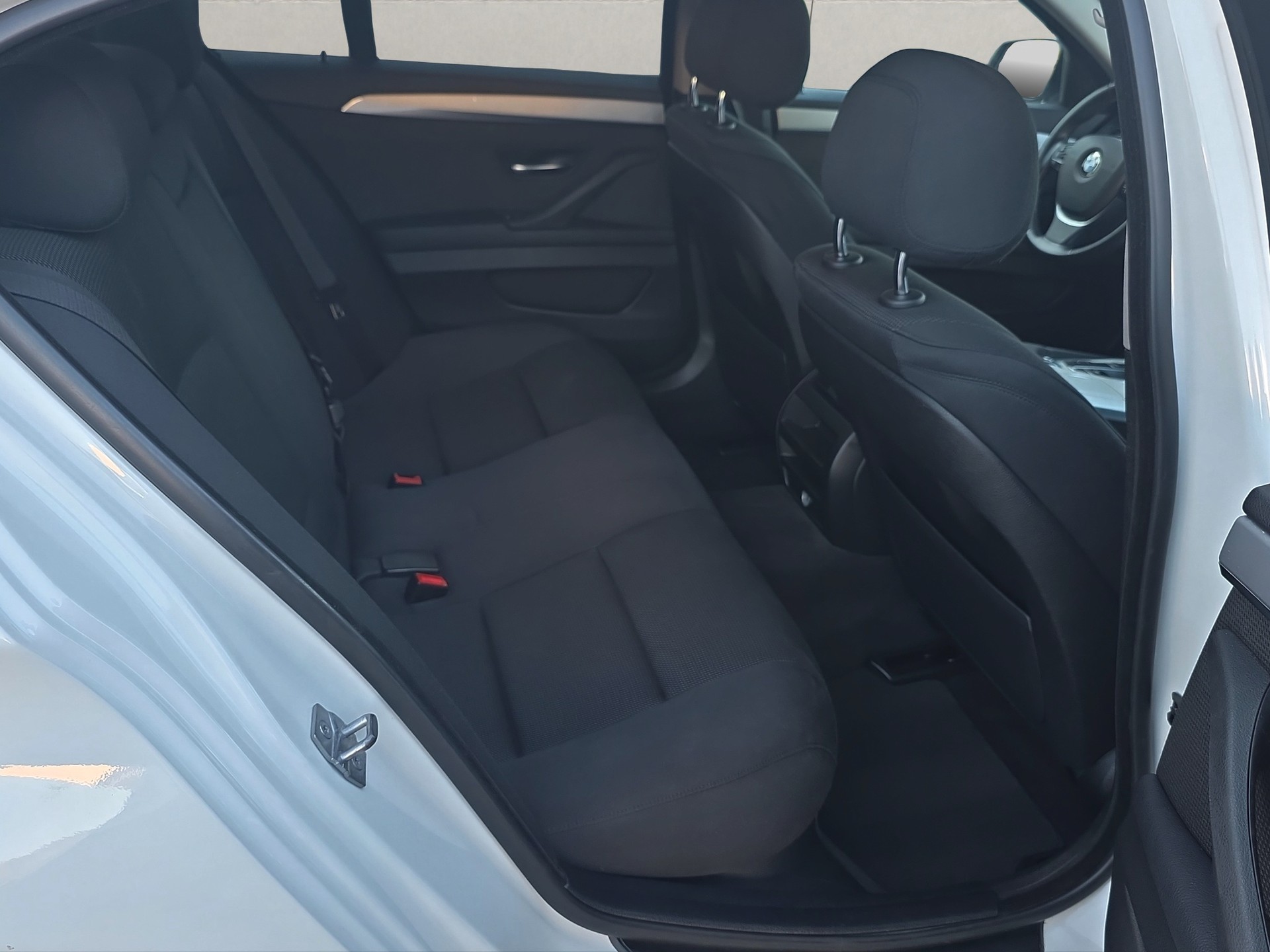 BMW 530d xDrive Steptronic-image-14