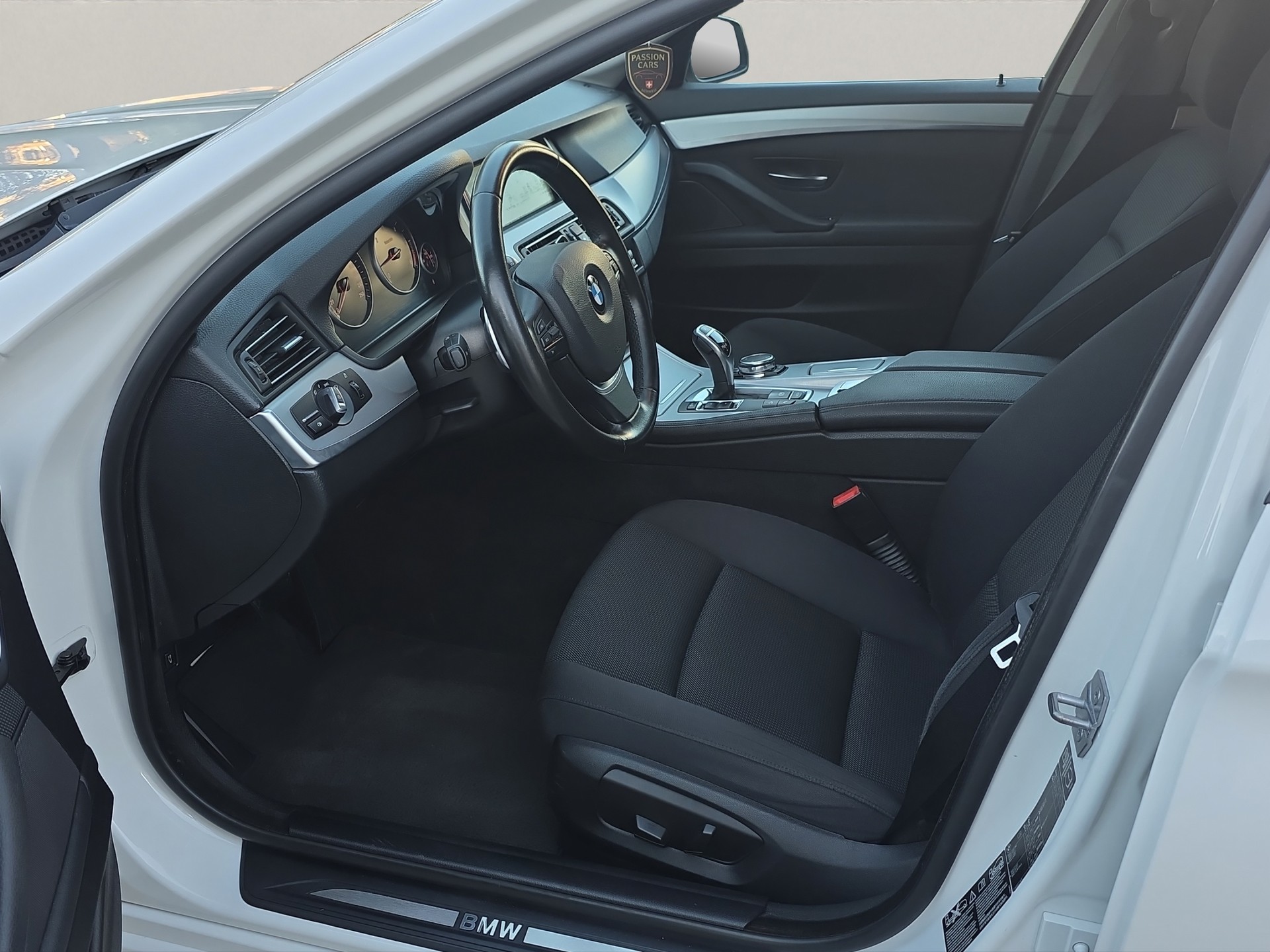 BMW 530d xDrive Steptronic-image-9